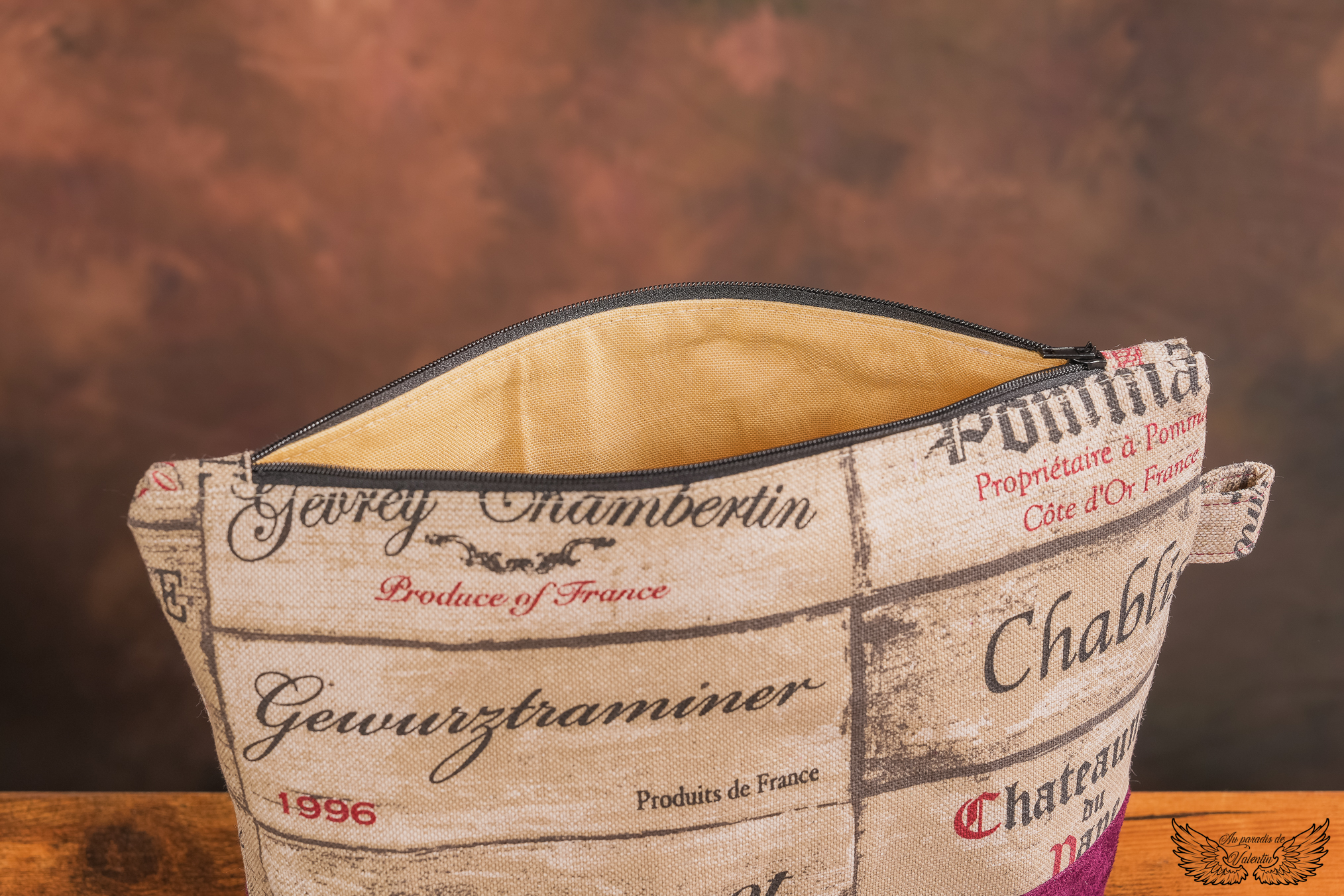 Trousse modèle standard motif "vins"