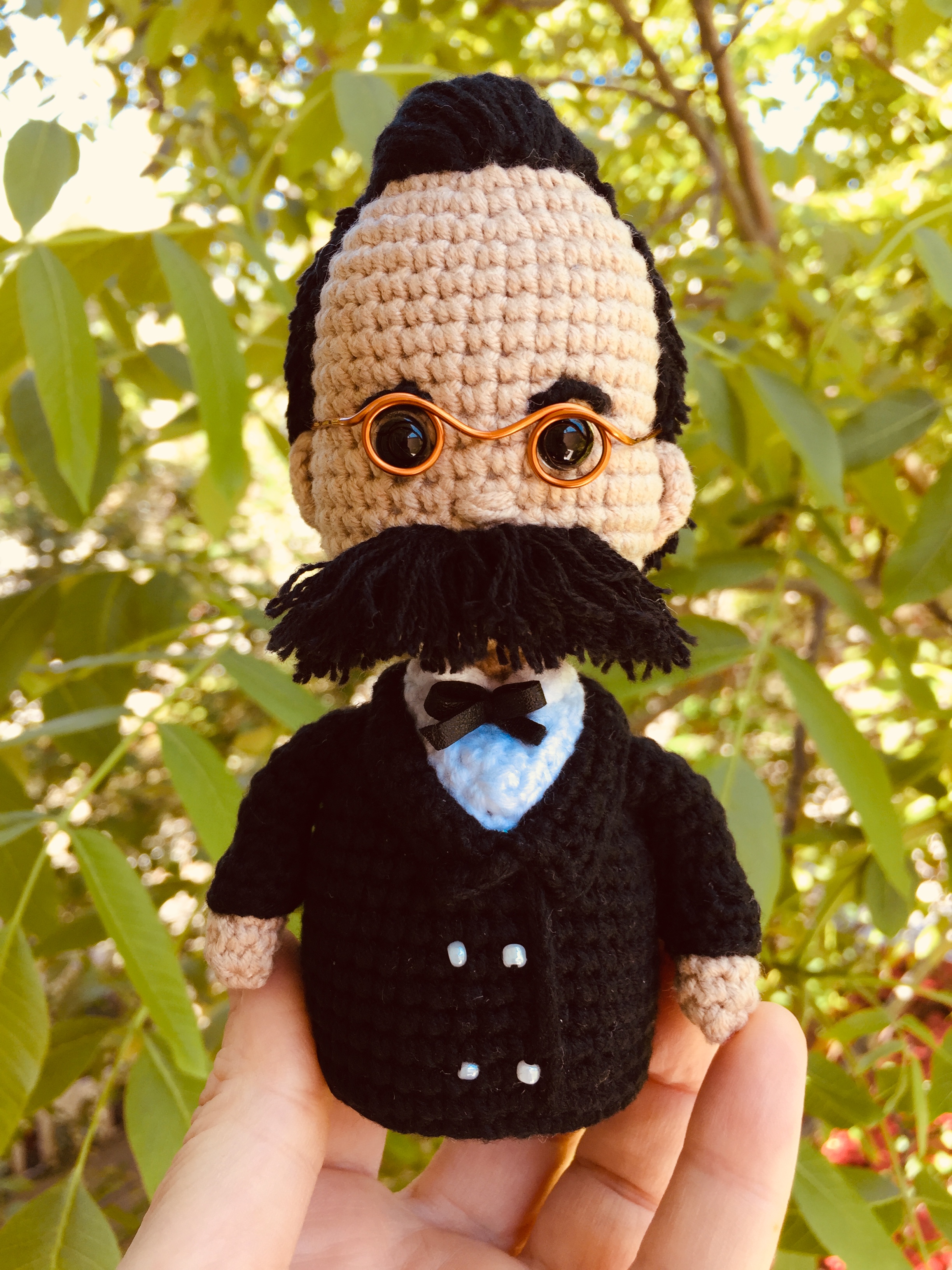 Nietzsche Örgü Büst