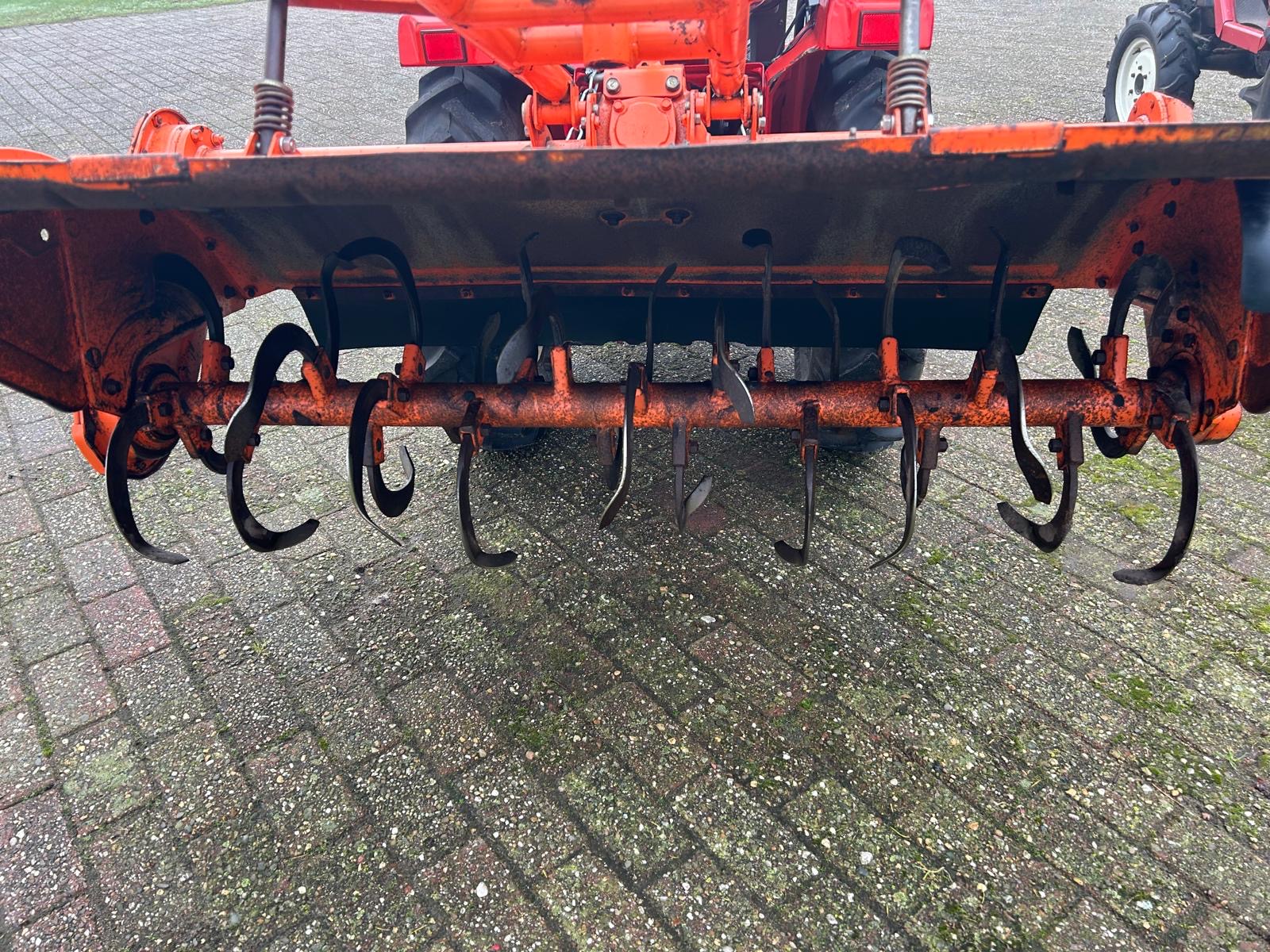 Yanmar KE-3 met frees