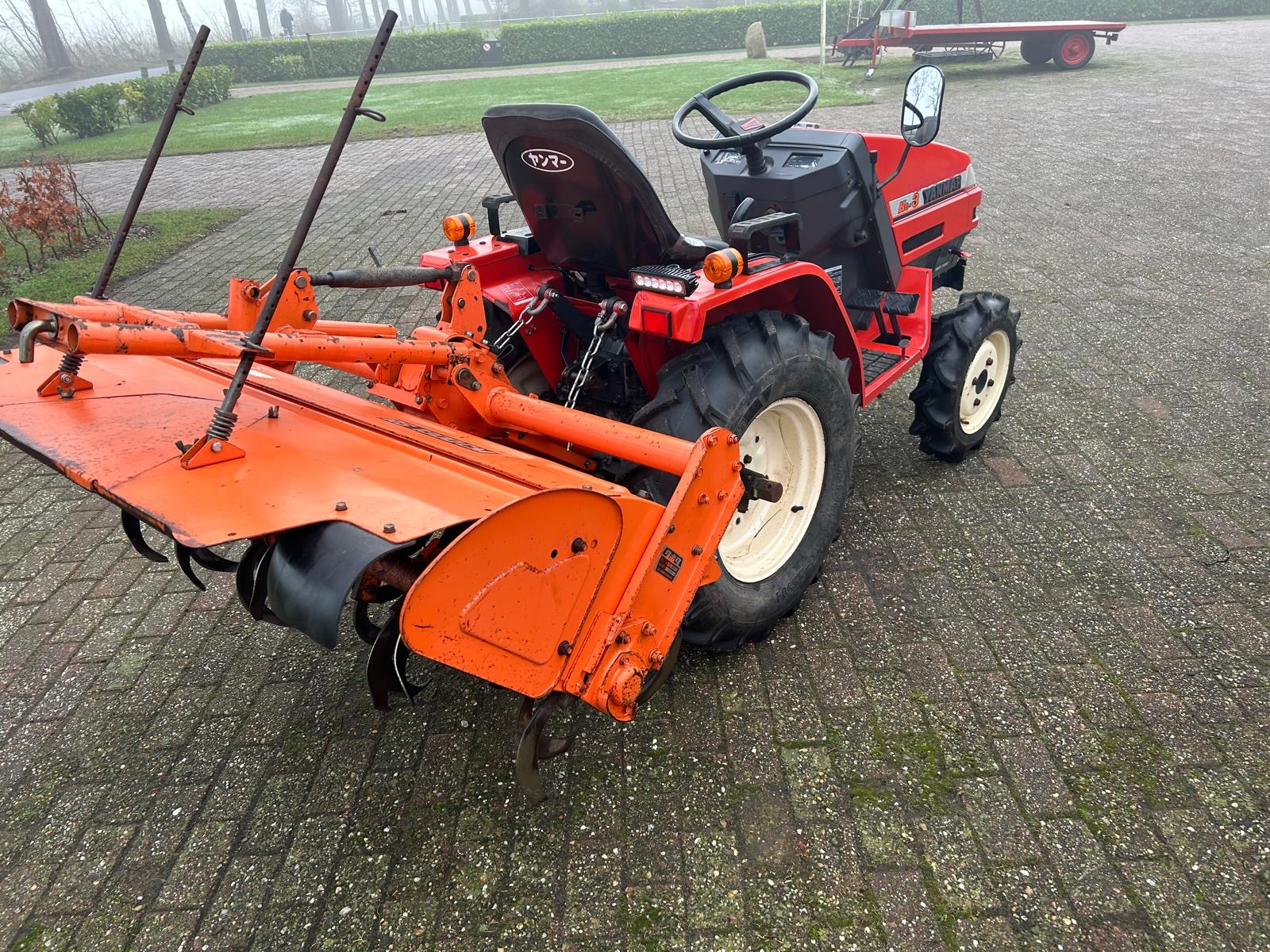 Yanmar KE-3 met frees