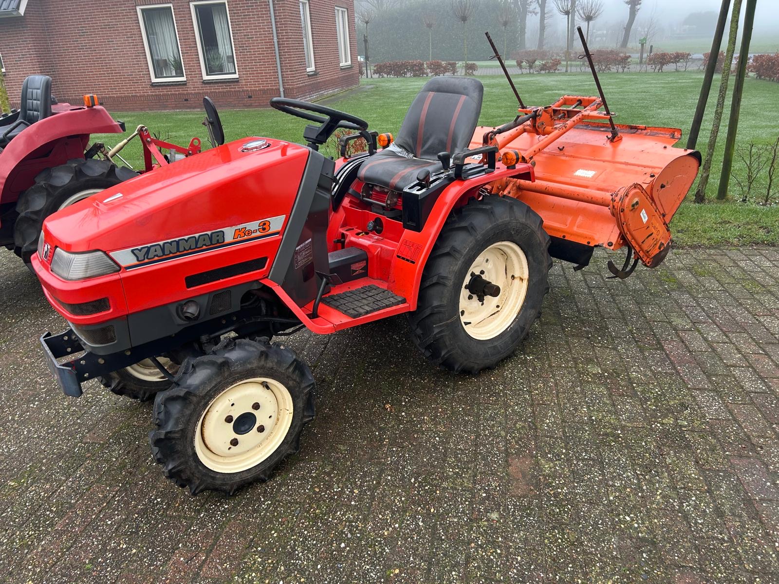 Yanmar KE-3 met frees