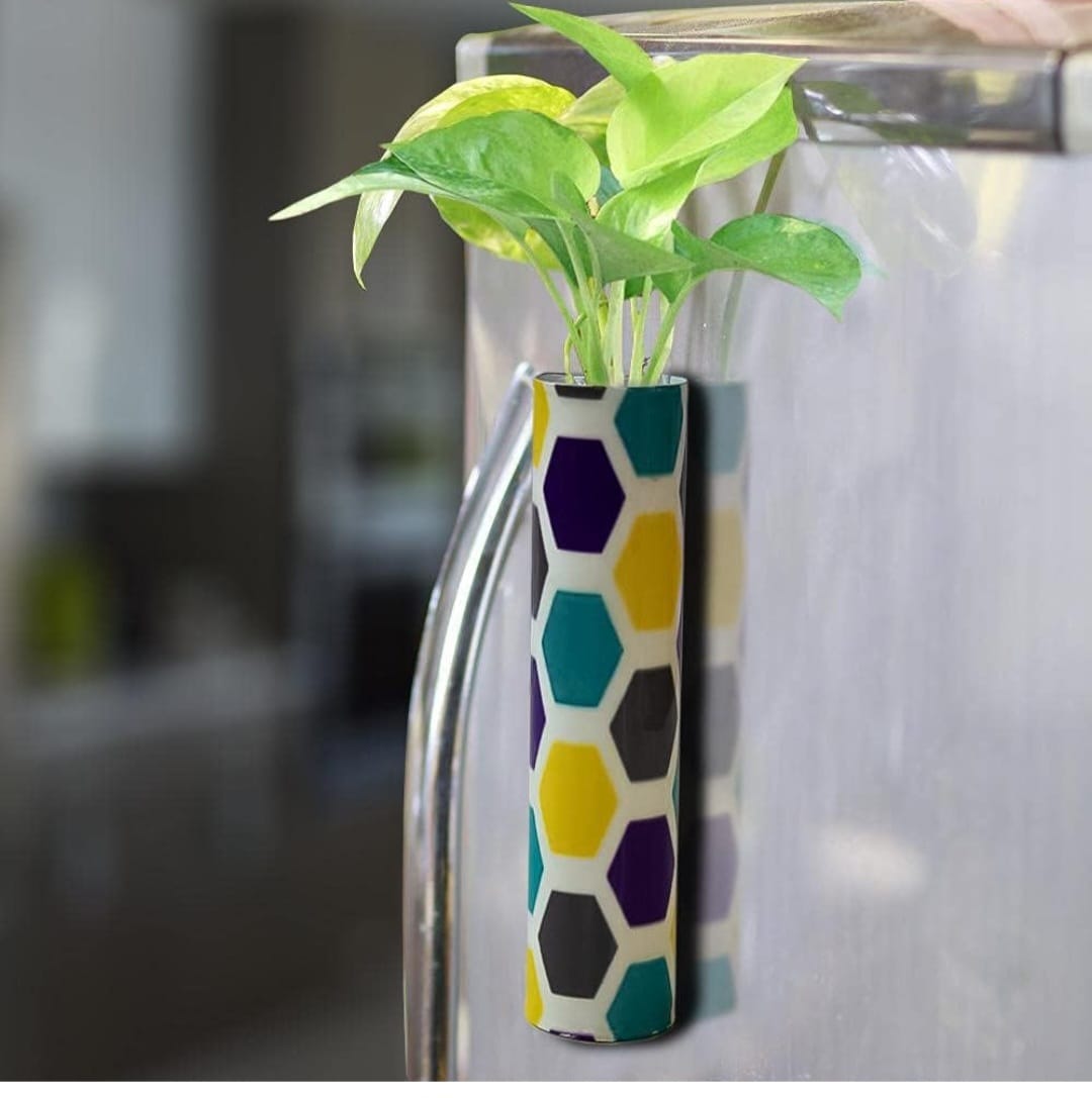 Magnetic planter