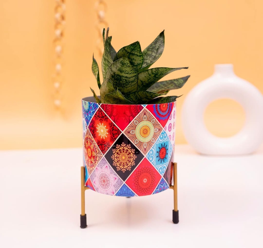 Metal planter with stand