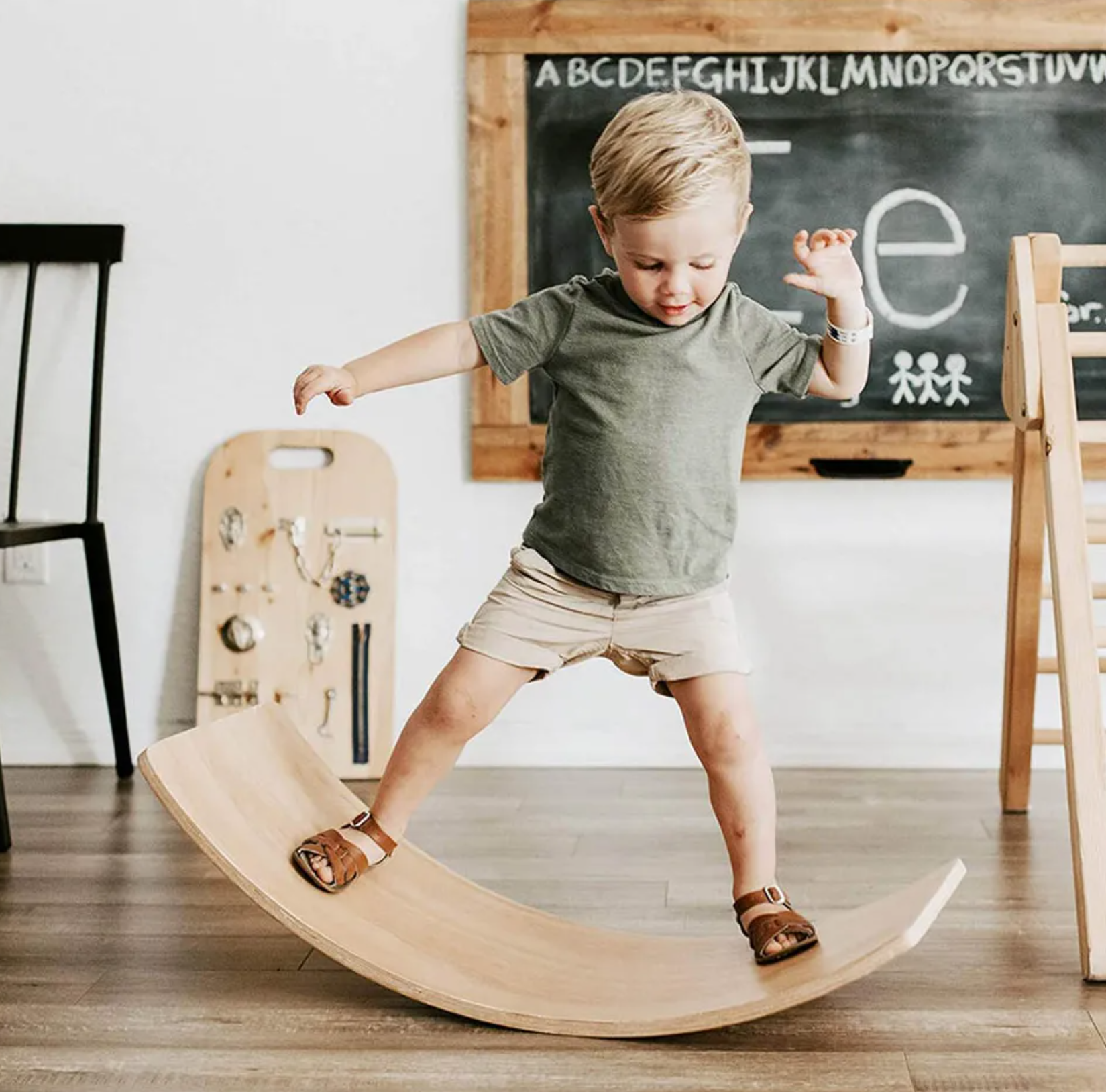Wooden Balance Board | لوح التوازن الخشبي