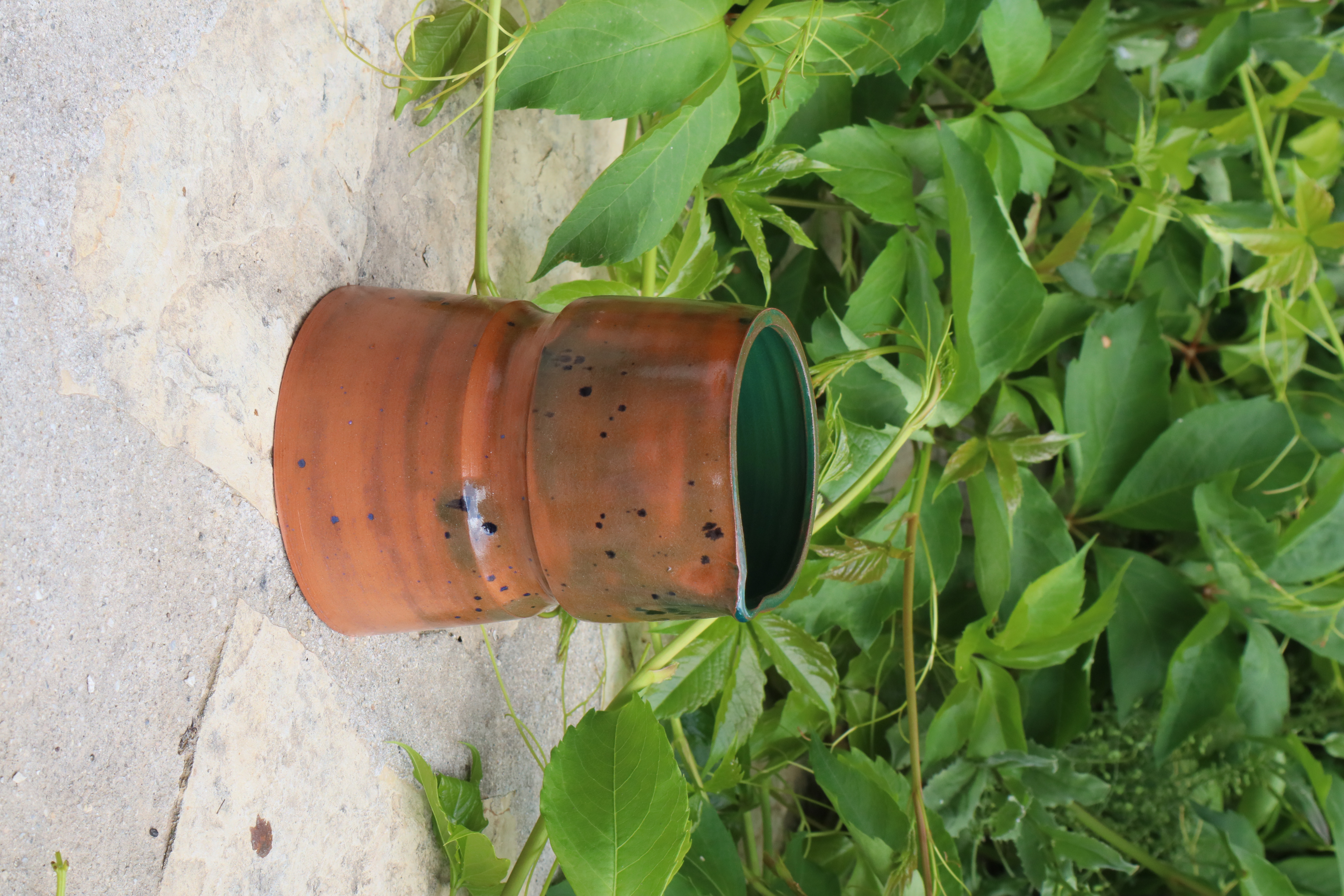 Petit pichet moucheté