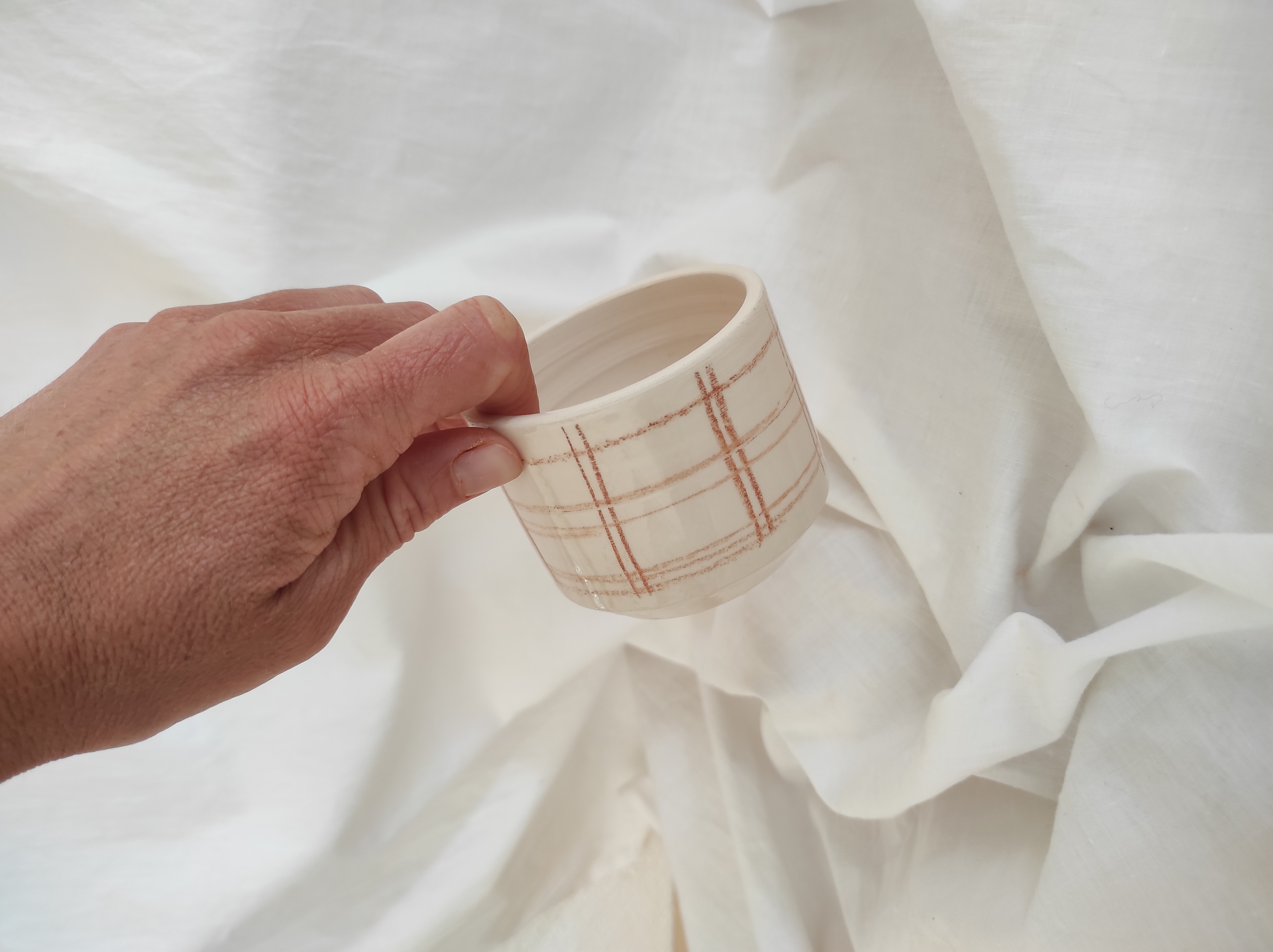 Tasse expresso quadrillée