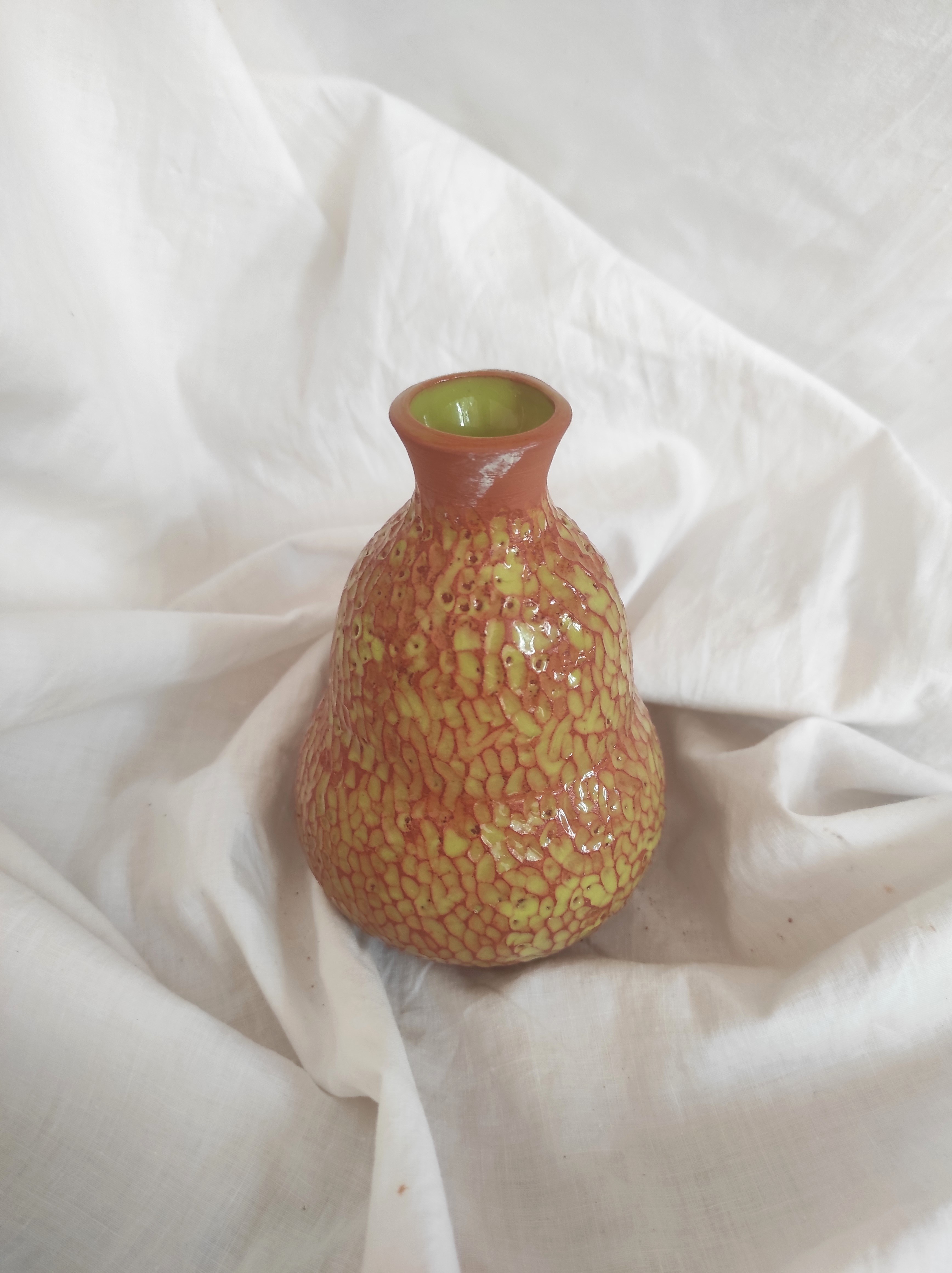 Vase vert texturé