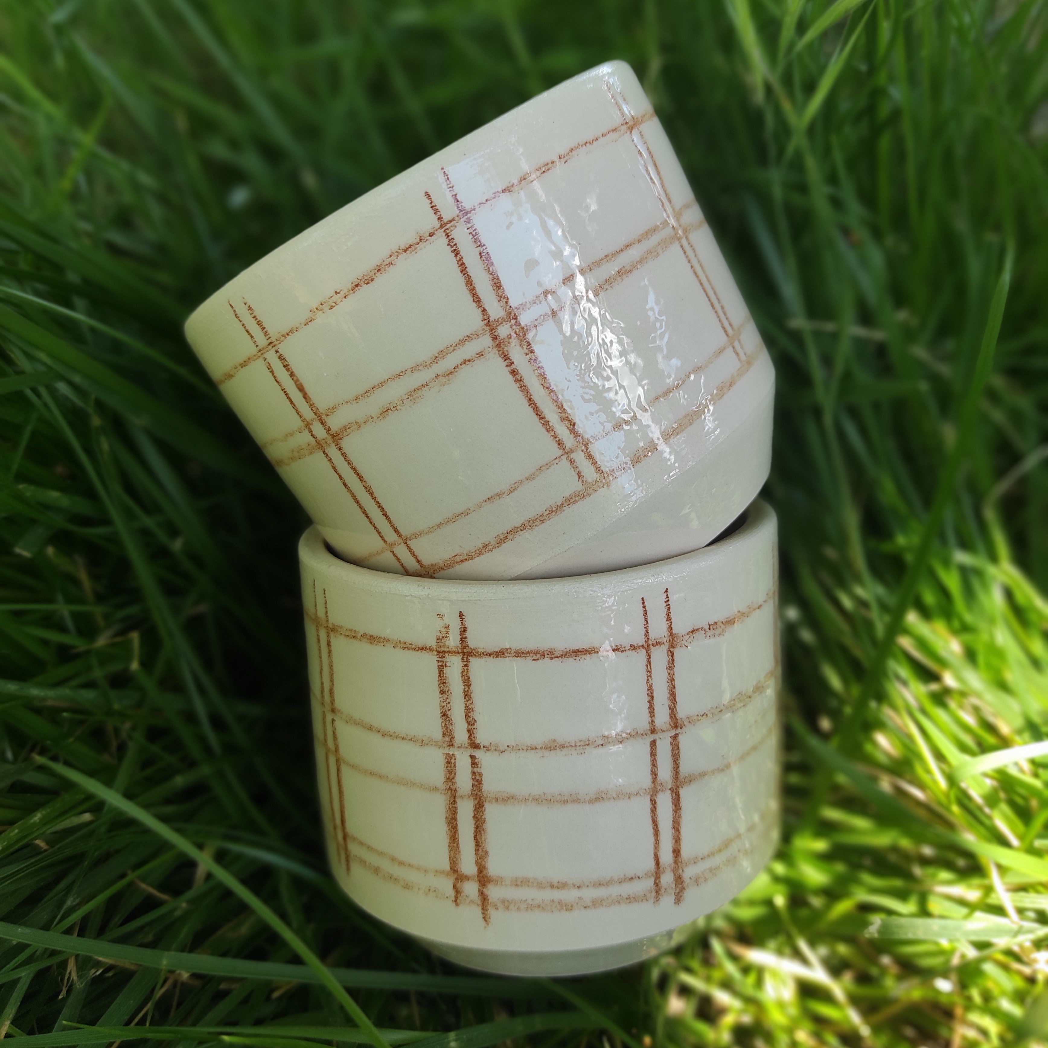 Tasse expresso quadrillée