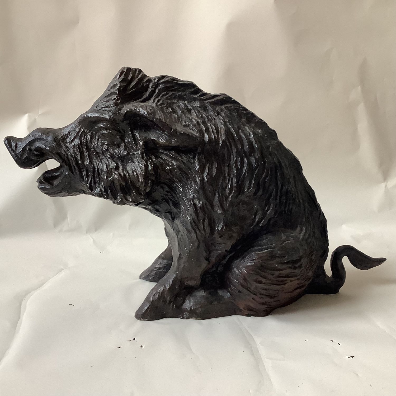 Sanglier en bronze contemporain de Jean-Noël Martin (né en 1949). 