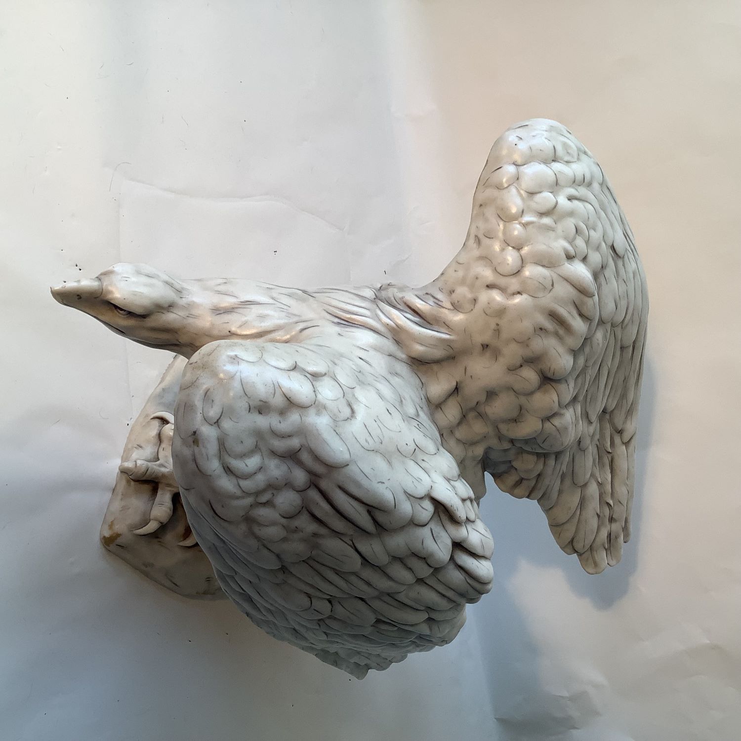 Imposant aigle royal de la manufacture Royal Dux Bohemia