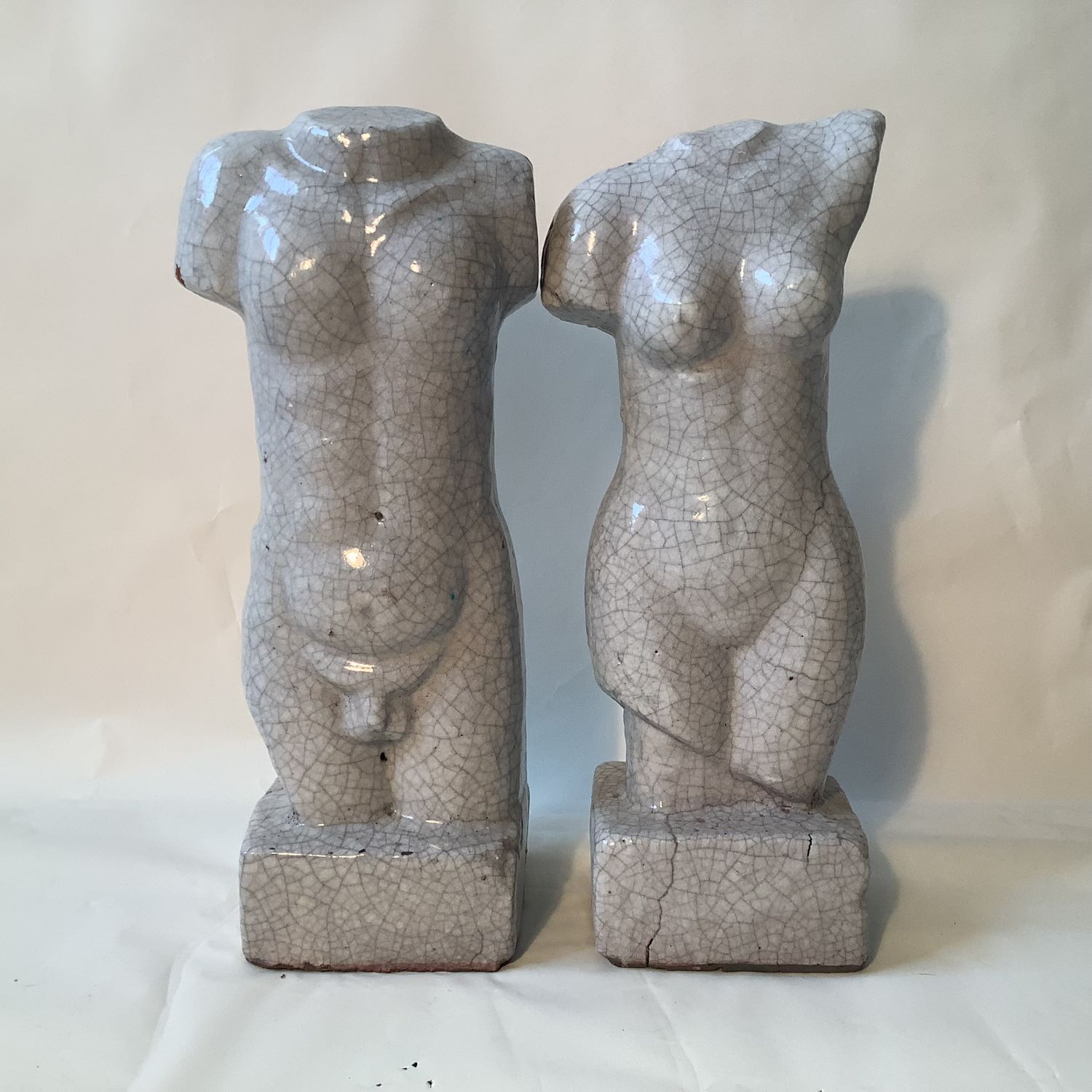 Couple en céramique craquelée, début XXème.