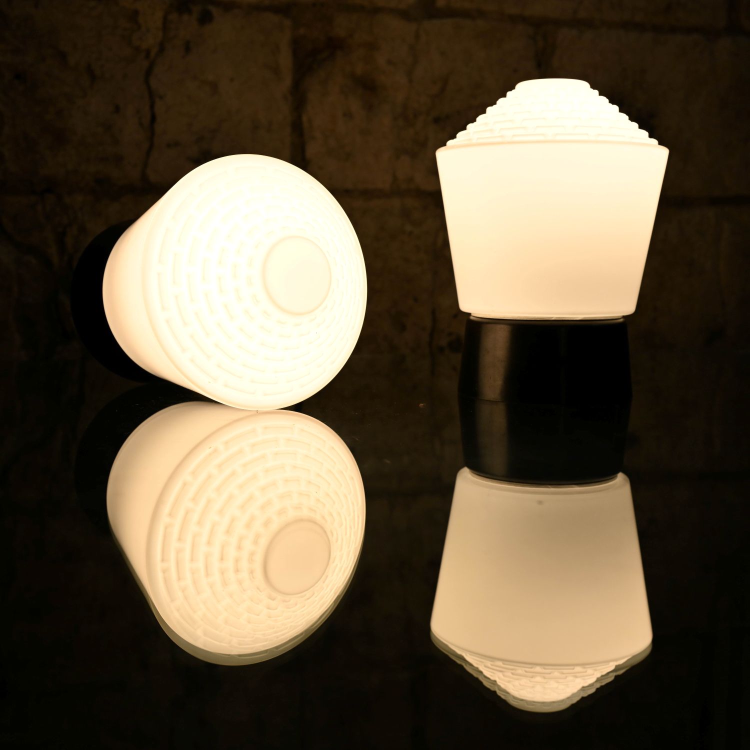 Appliques Poligny de Louis Kalff pour Philips (Pays-Bas, ca. 1955).