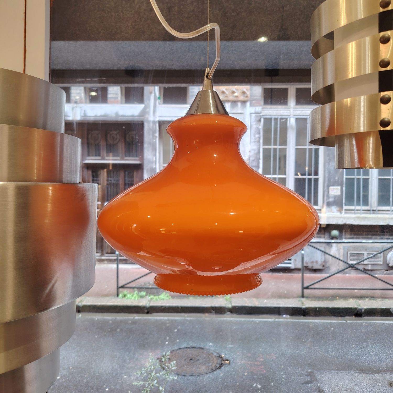 Suspension Opaline orange dans le goût de Peil & Putzler