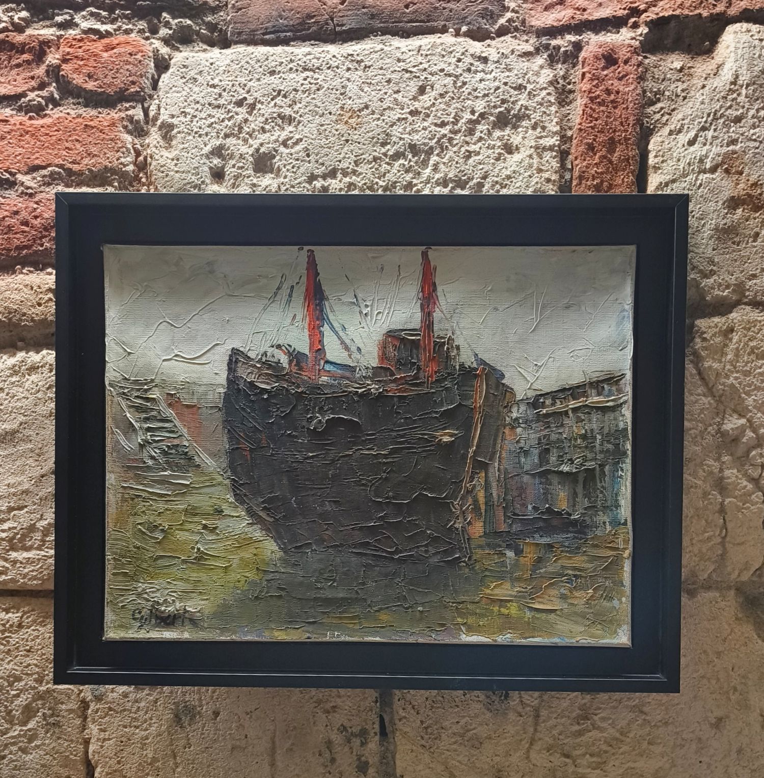 Bateau de pêche au port à sec. Huile sur toile signée Gilbert (?). 30 x 40 cm.
