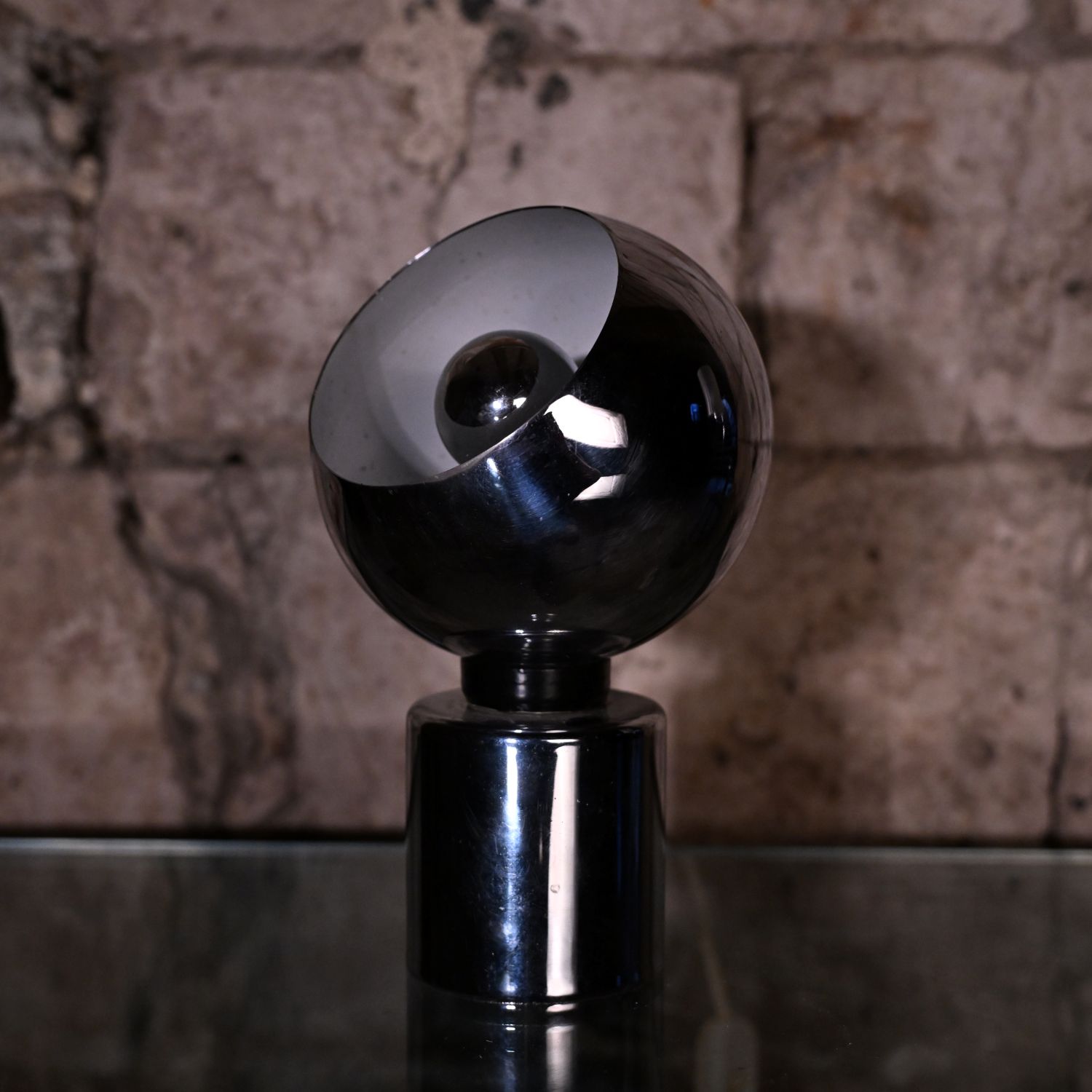 Goffredo Reggiani et la lampe Eyeball : l’œil du design vous regarde.