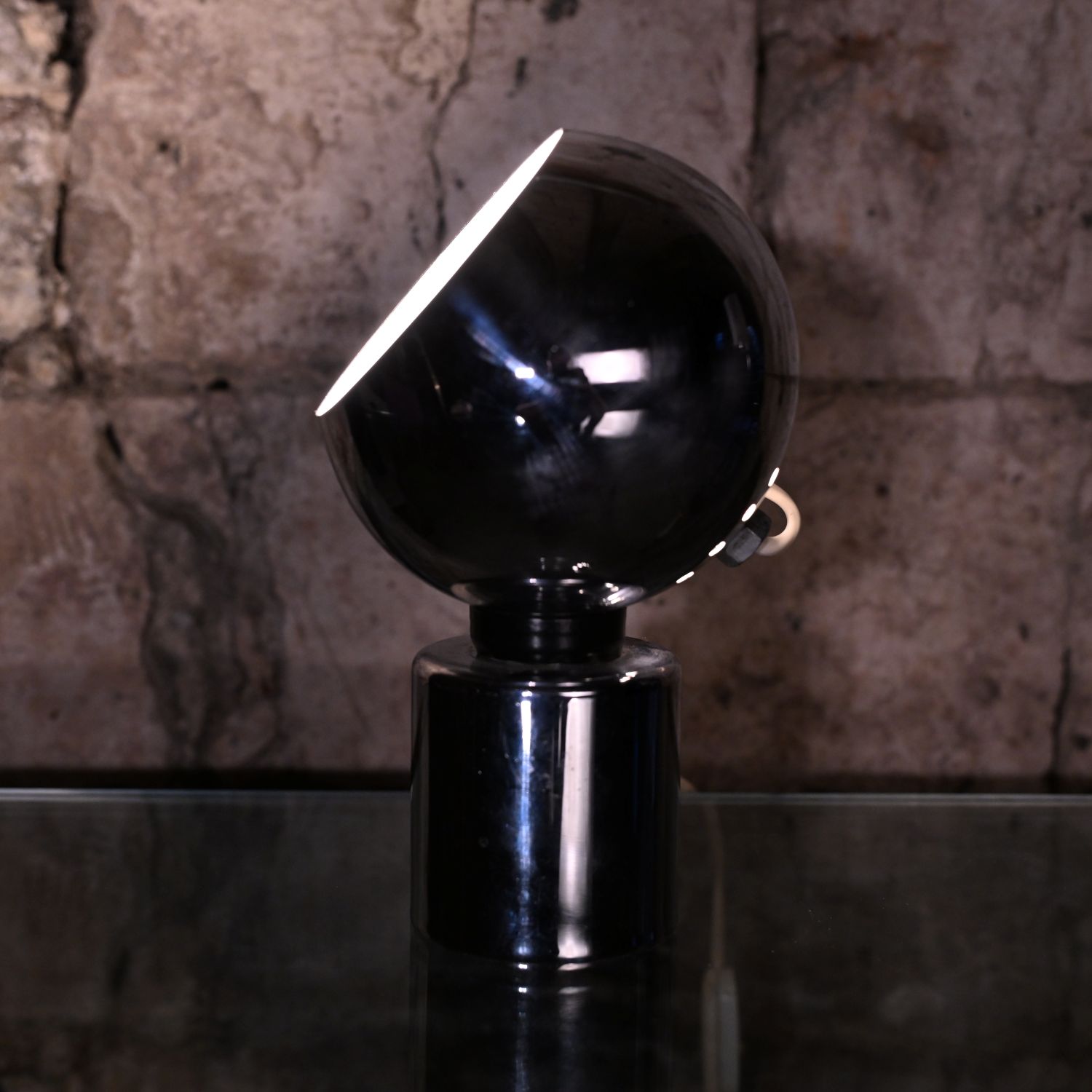 Goffredo Reggiani et la lampe Eyeball : l’œil du design vous regarde.