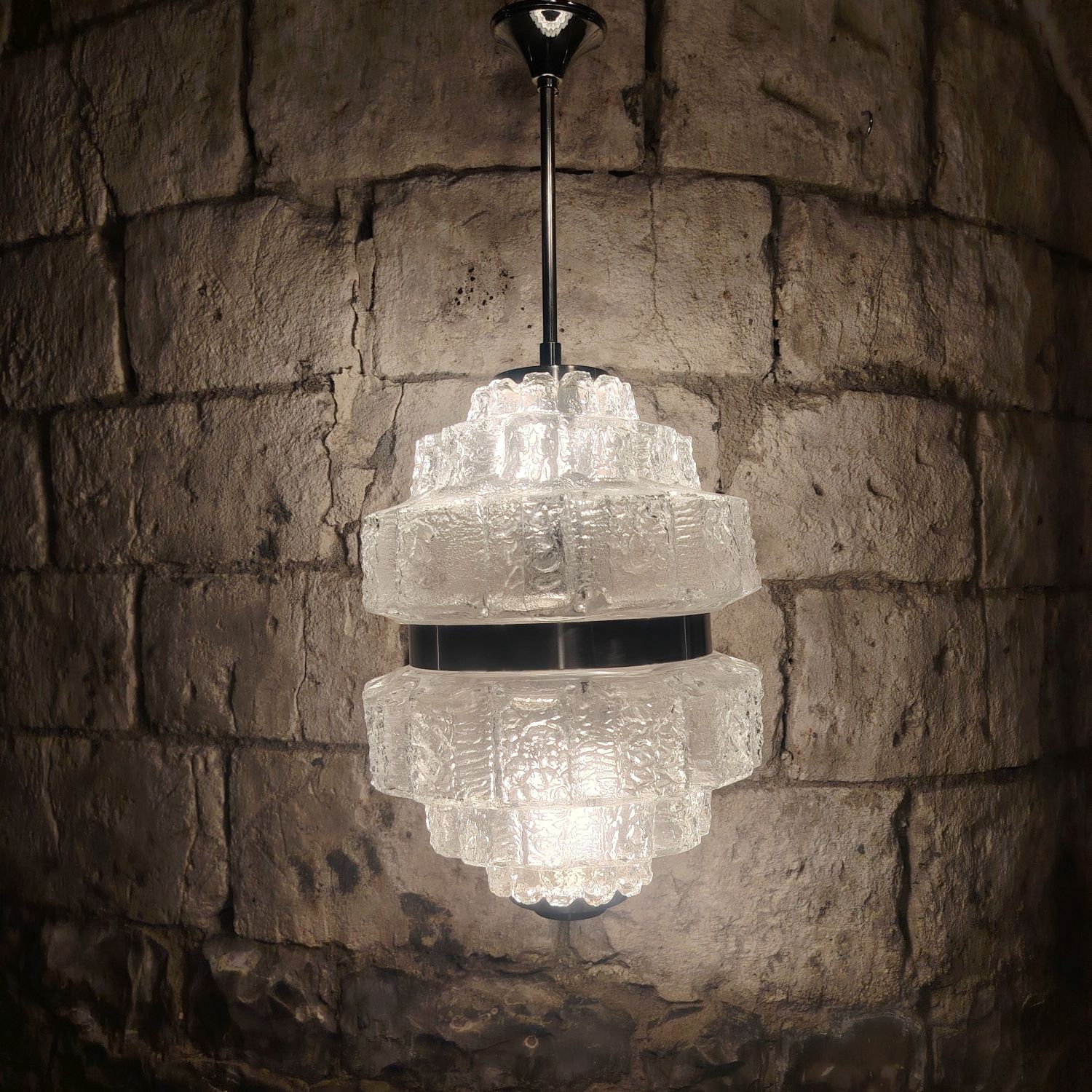 Suspension en verre pressé moulé & inox – France, circa 1960–70