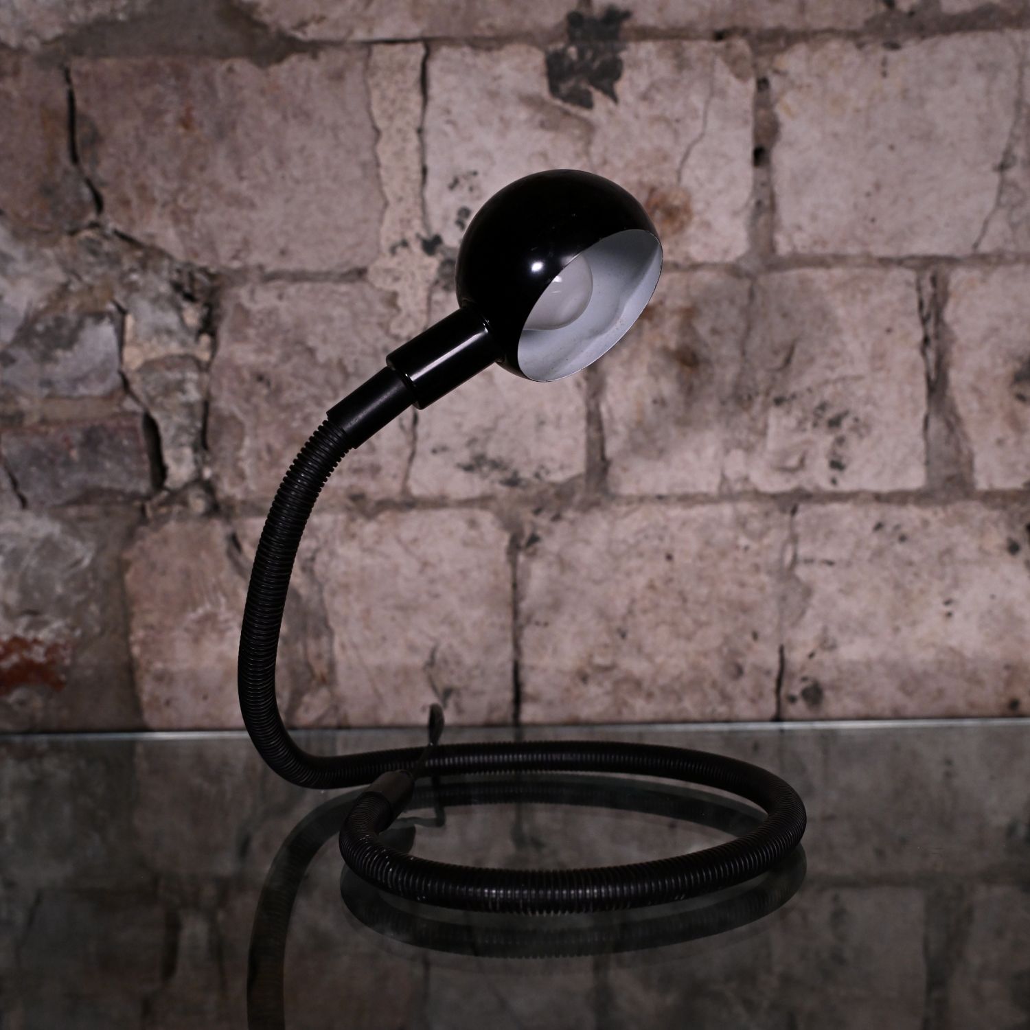 Lampe à poser ou de bureau “Hebi” Isao Hosoe pour Valenti. Italie. 1970.