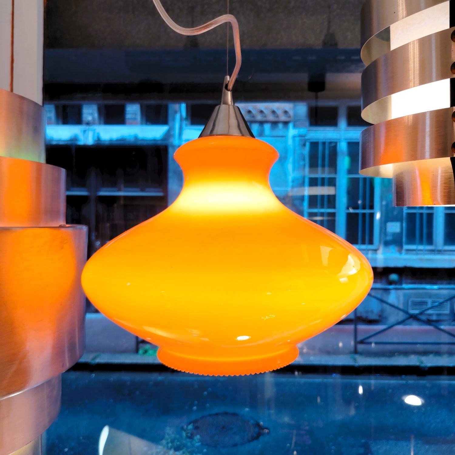 Suspension Opaline orange dans le goût de Peil & Putzler
