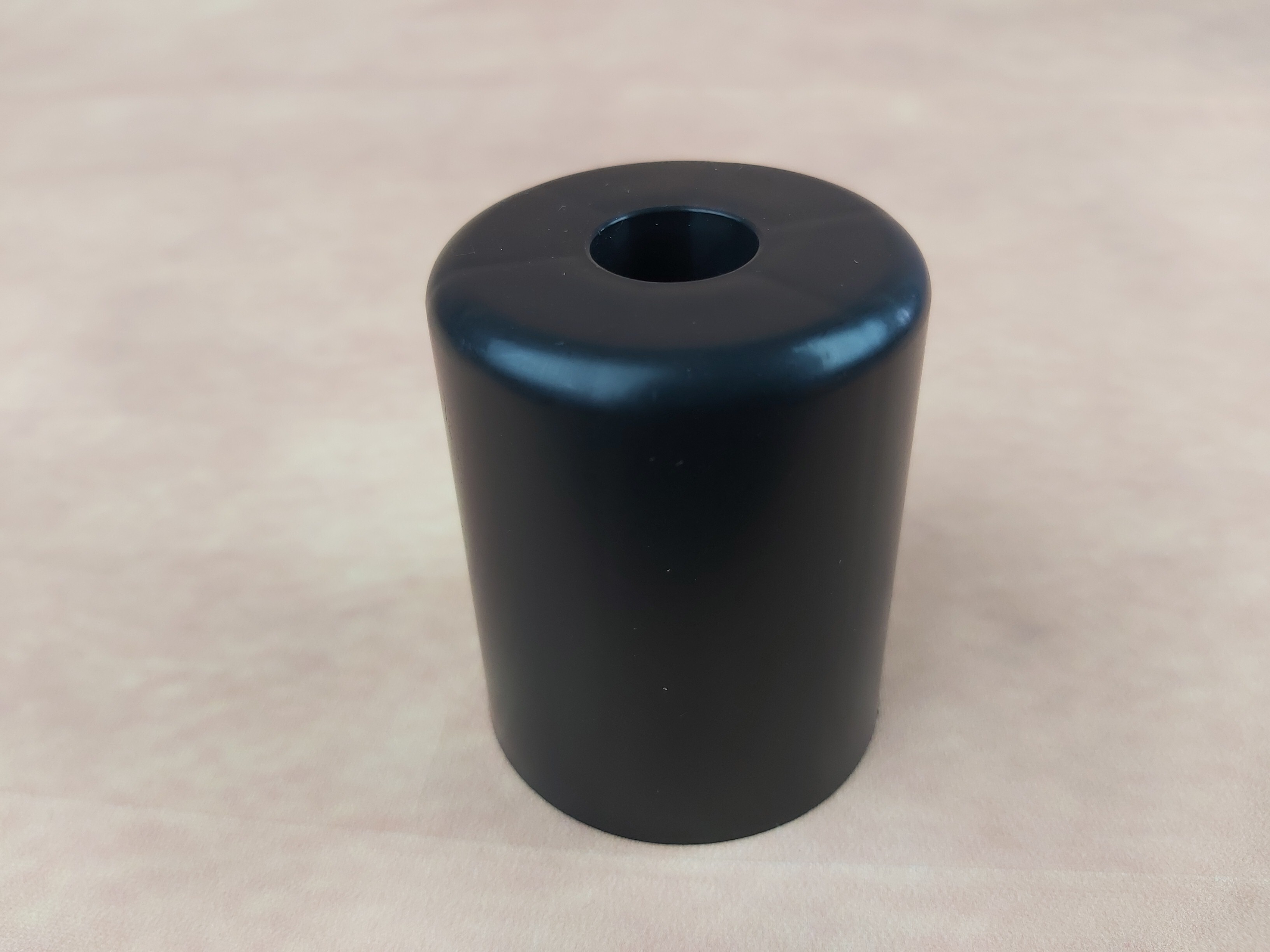 Baldinė kojelė su skyle varžtui / 50mm aukščio