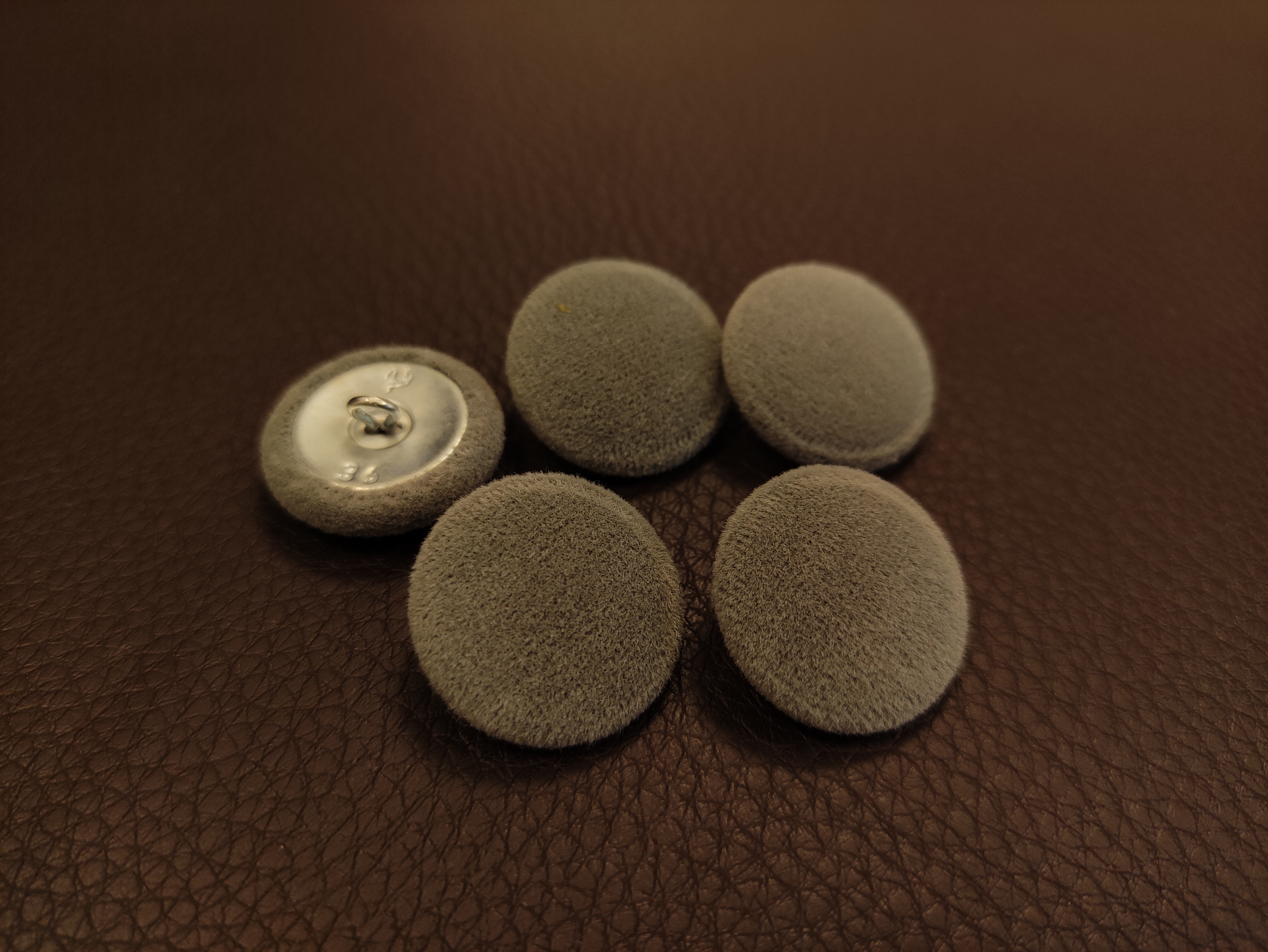 Baldiniu audiniu aptrauktos sagos '' Velvet '' Nr.85