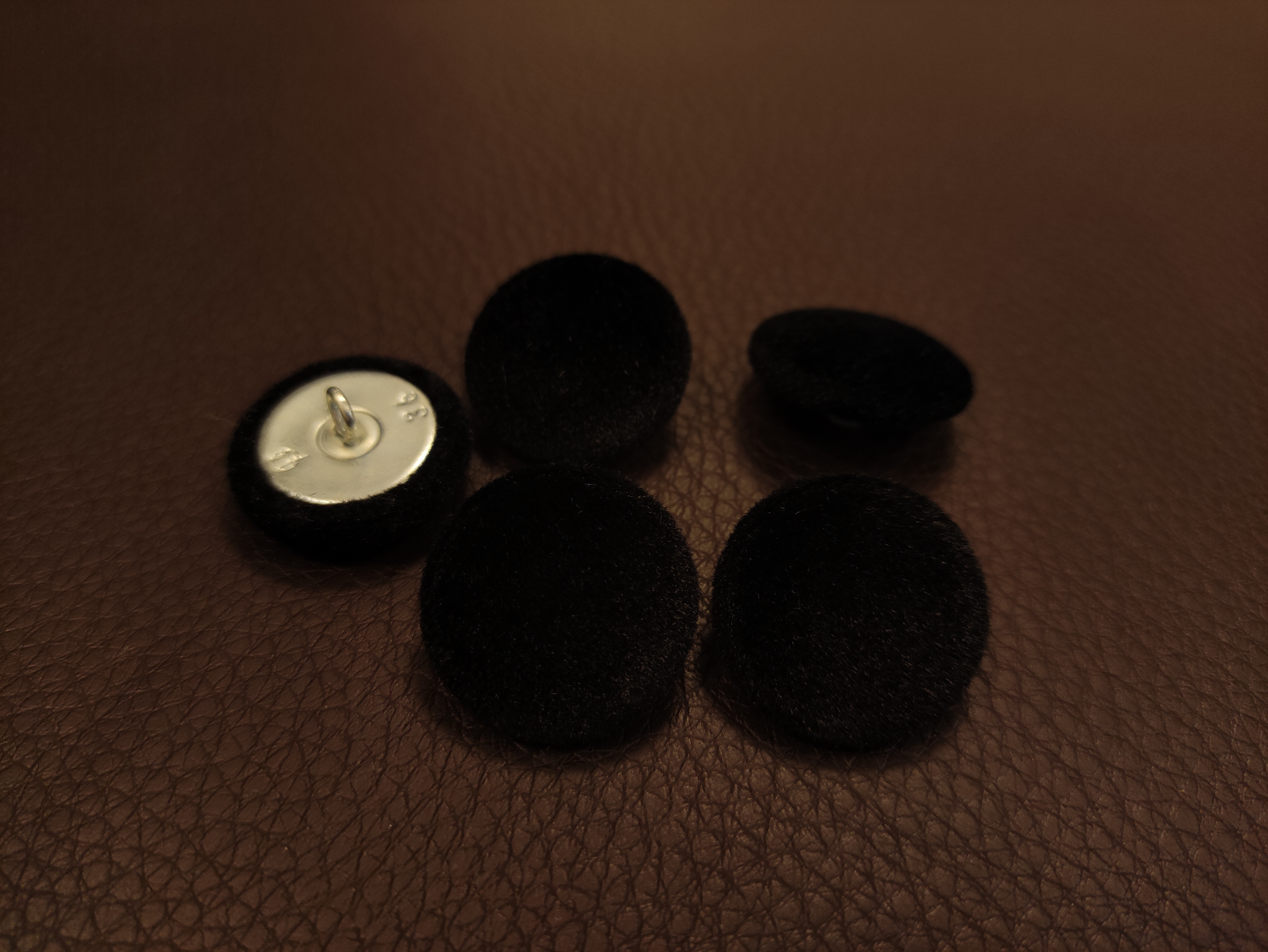 Baldiniu audiniu aptrauktos sagos '' Velvet '' Nr.99