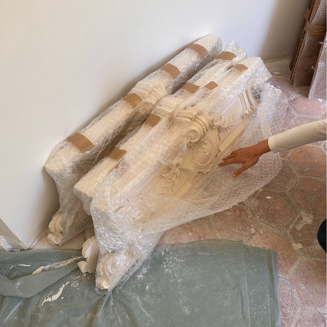 Fronton de porte FR115 - 115 cm x 33 cm (plâtre céramique)