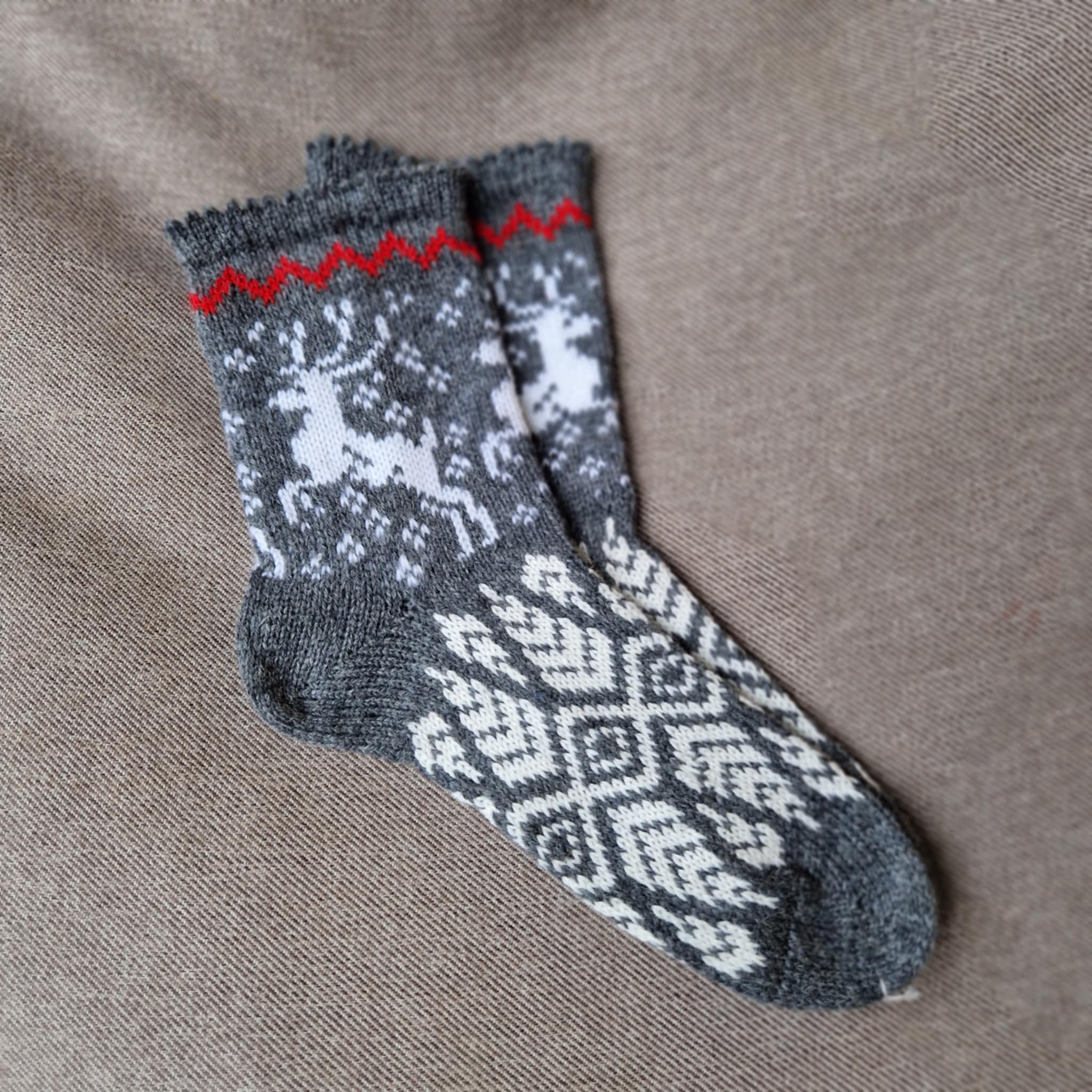 40-42 dydis, megztos kojinės su elniukais