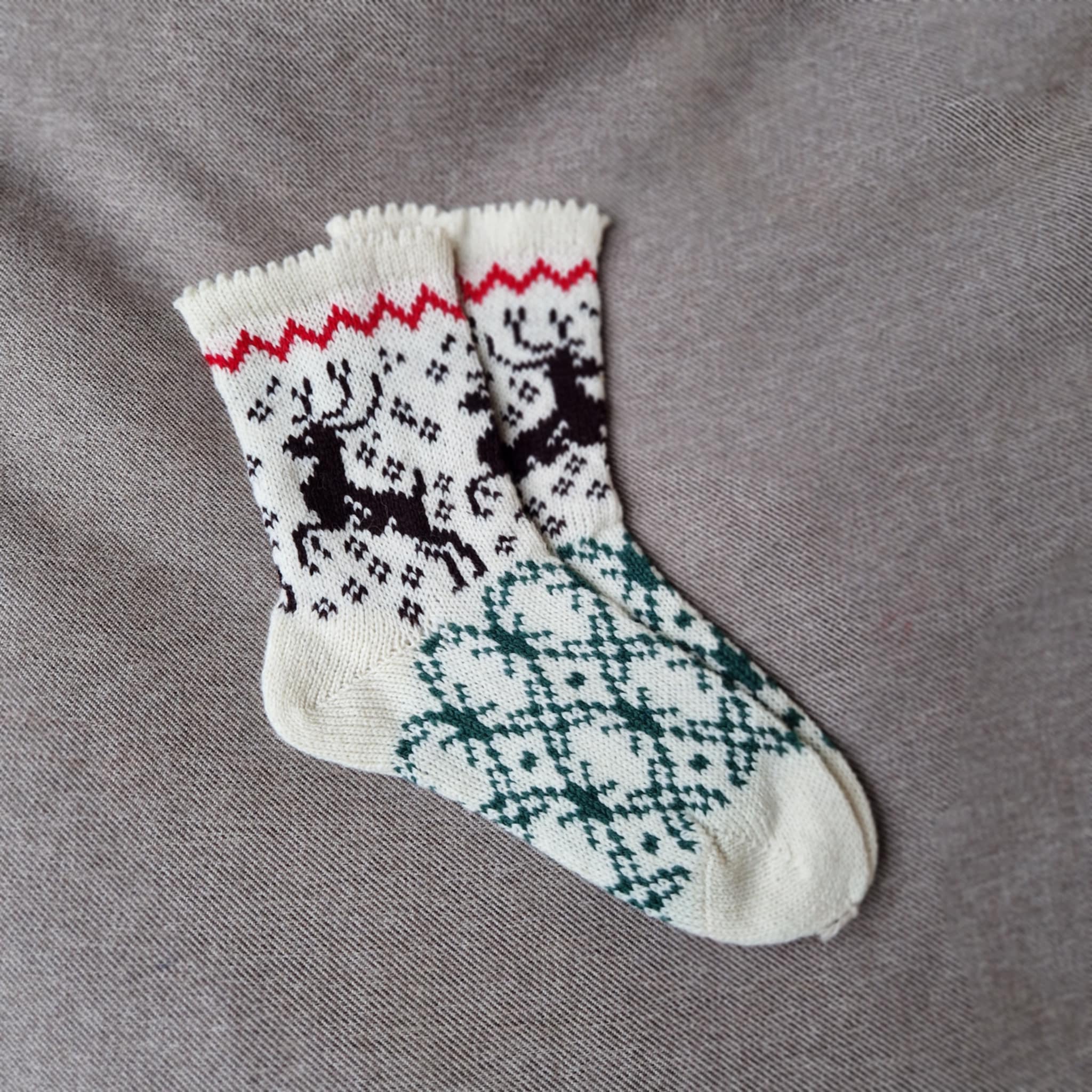 40-42 dydis, megztos kojinės su elniukais