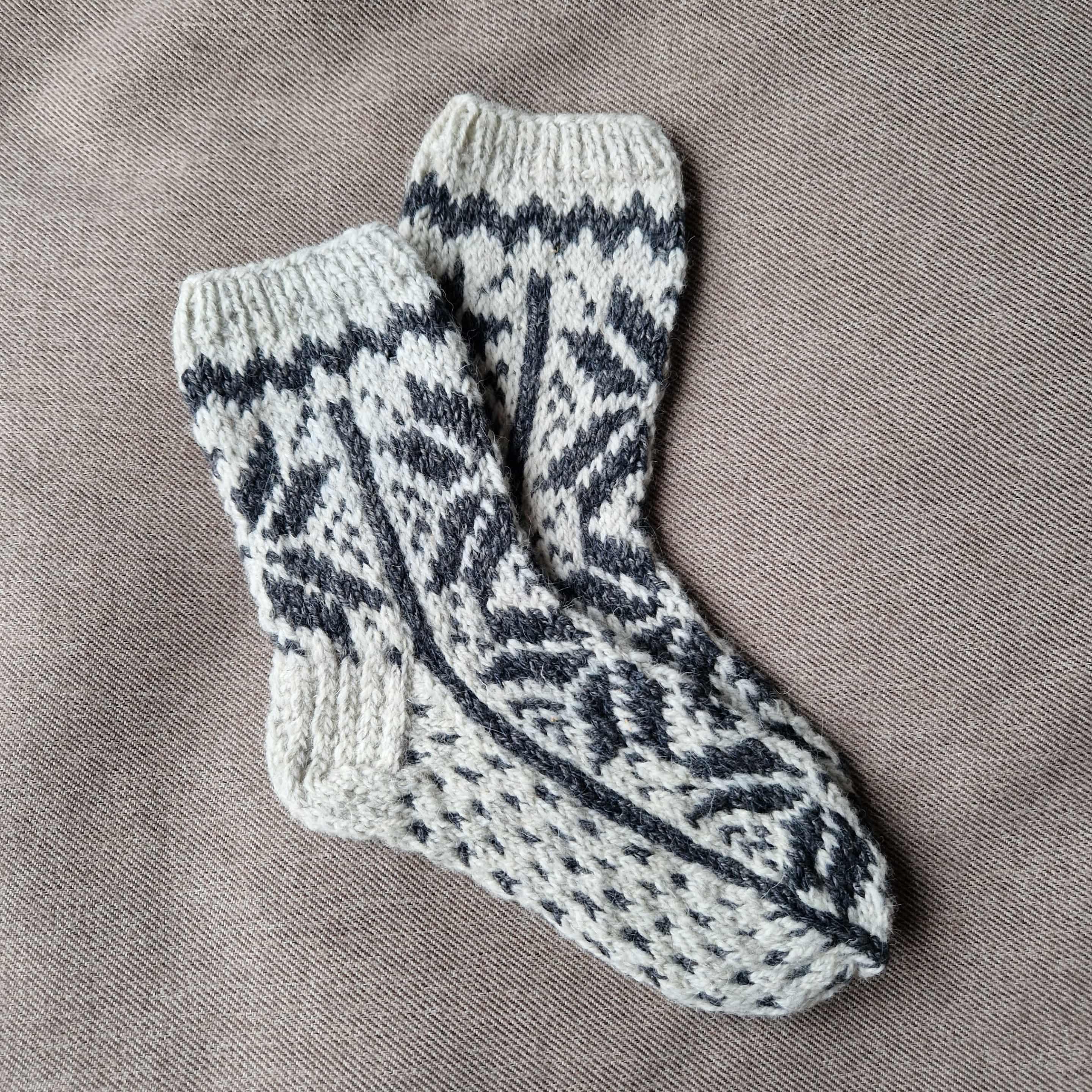 39-41 dydis, megztos kojinės