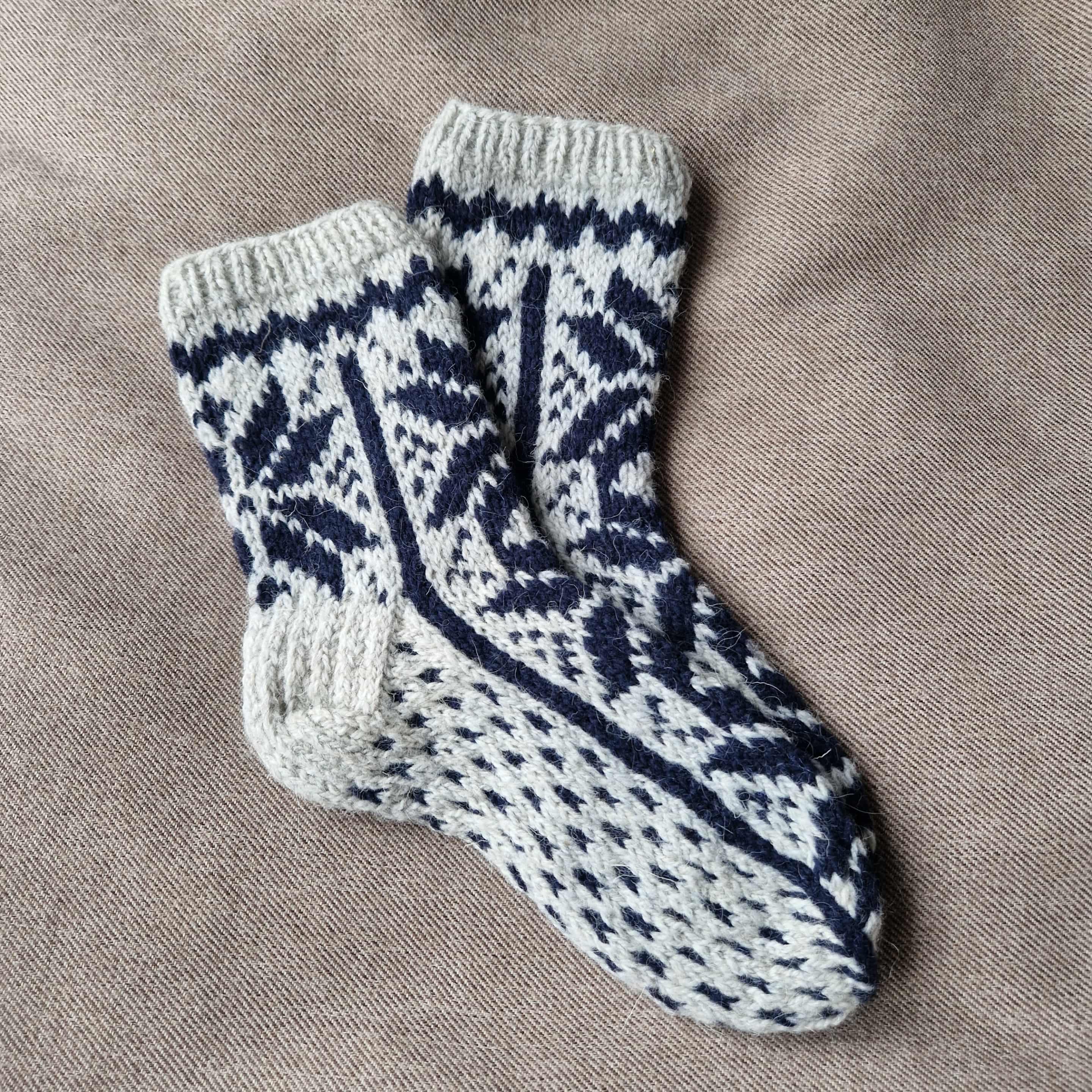 39-41 dydis, megztos kojinės
