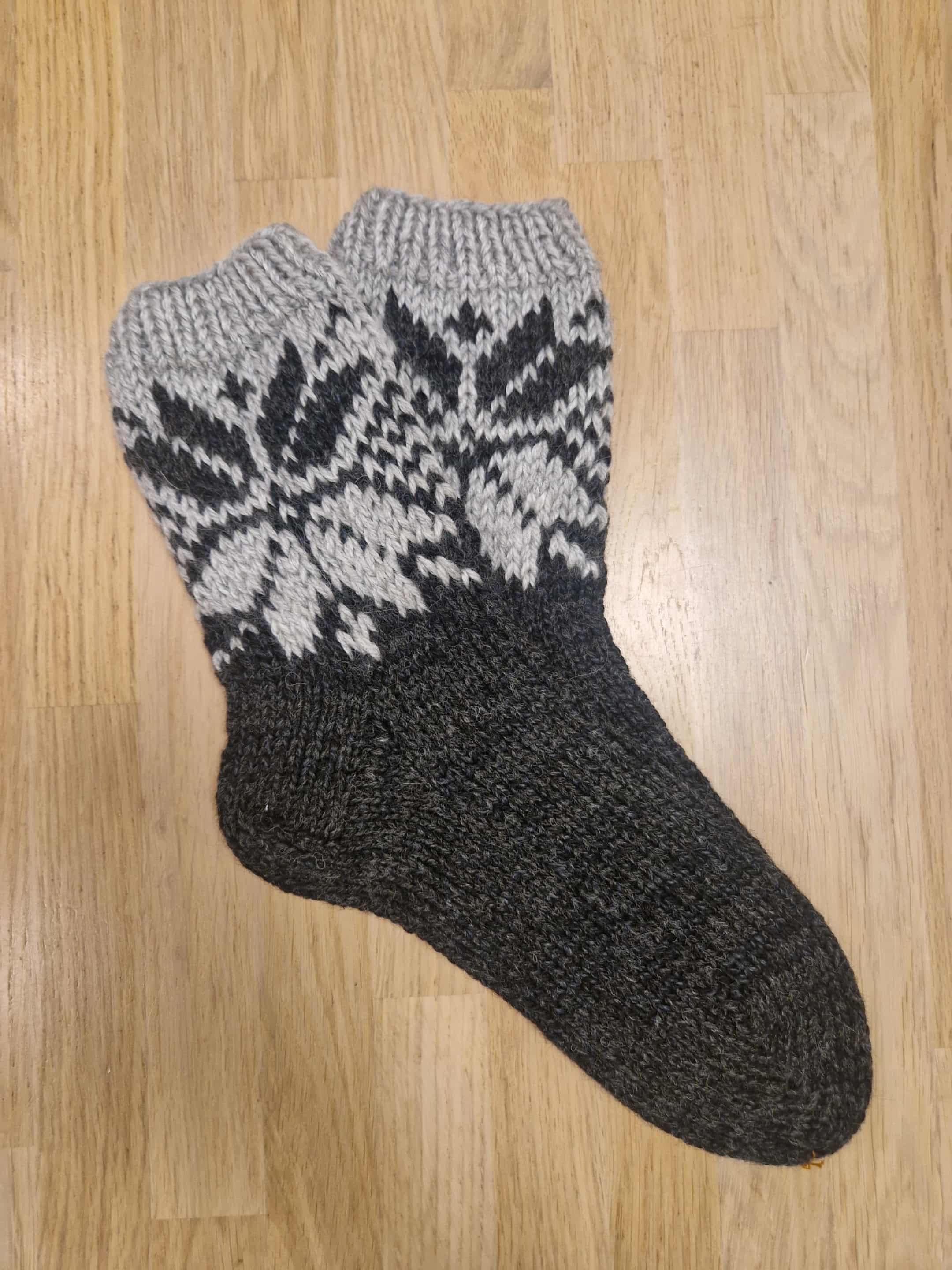 43-45 dydis, megztos kojinės