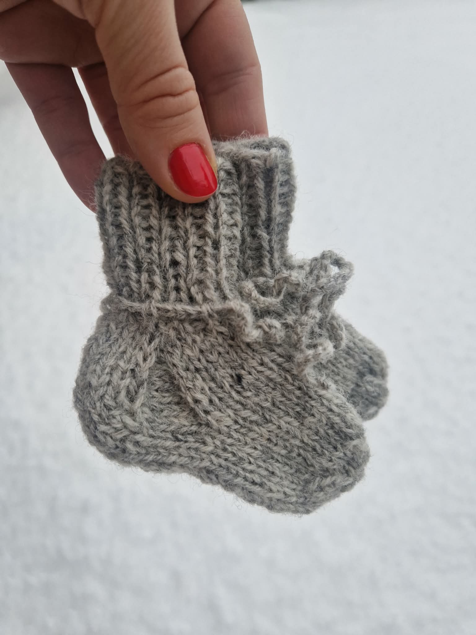 Kojinytės kūdikiui, pilkos