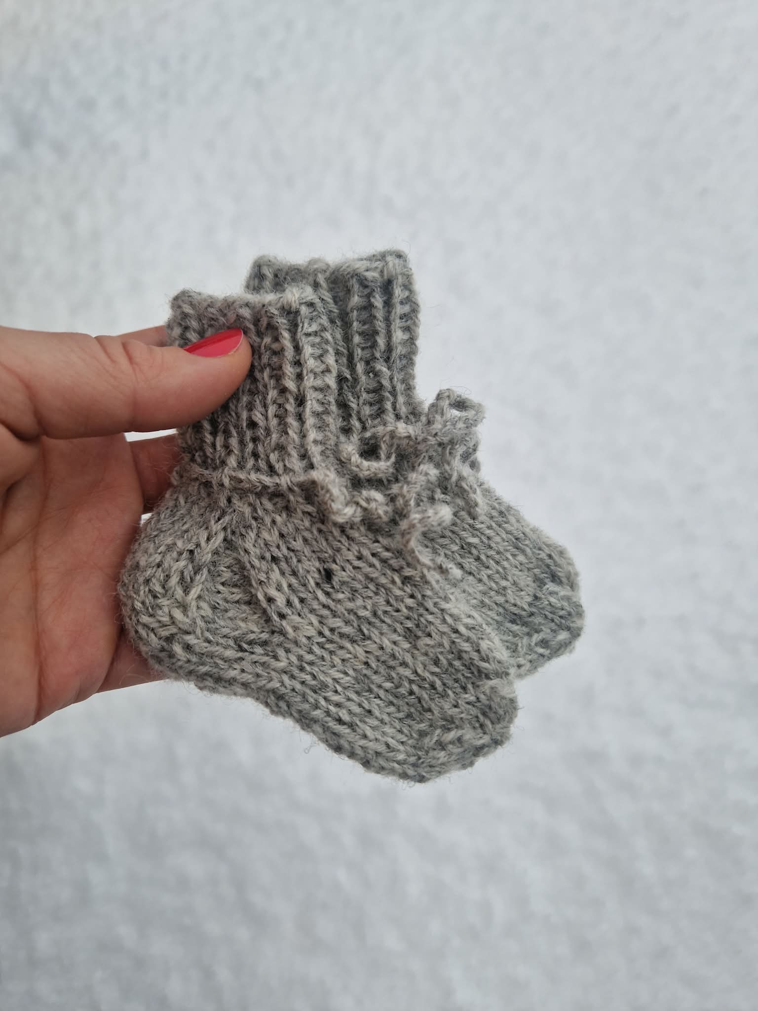 Kojinytės kūdikiui, pilkos