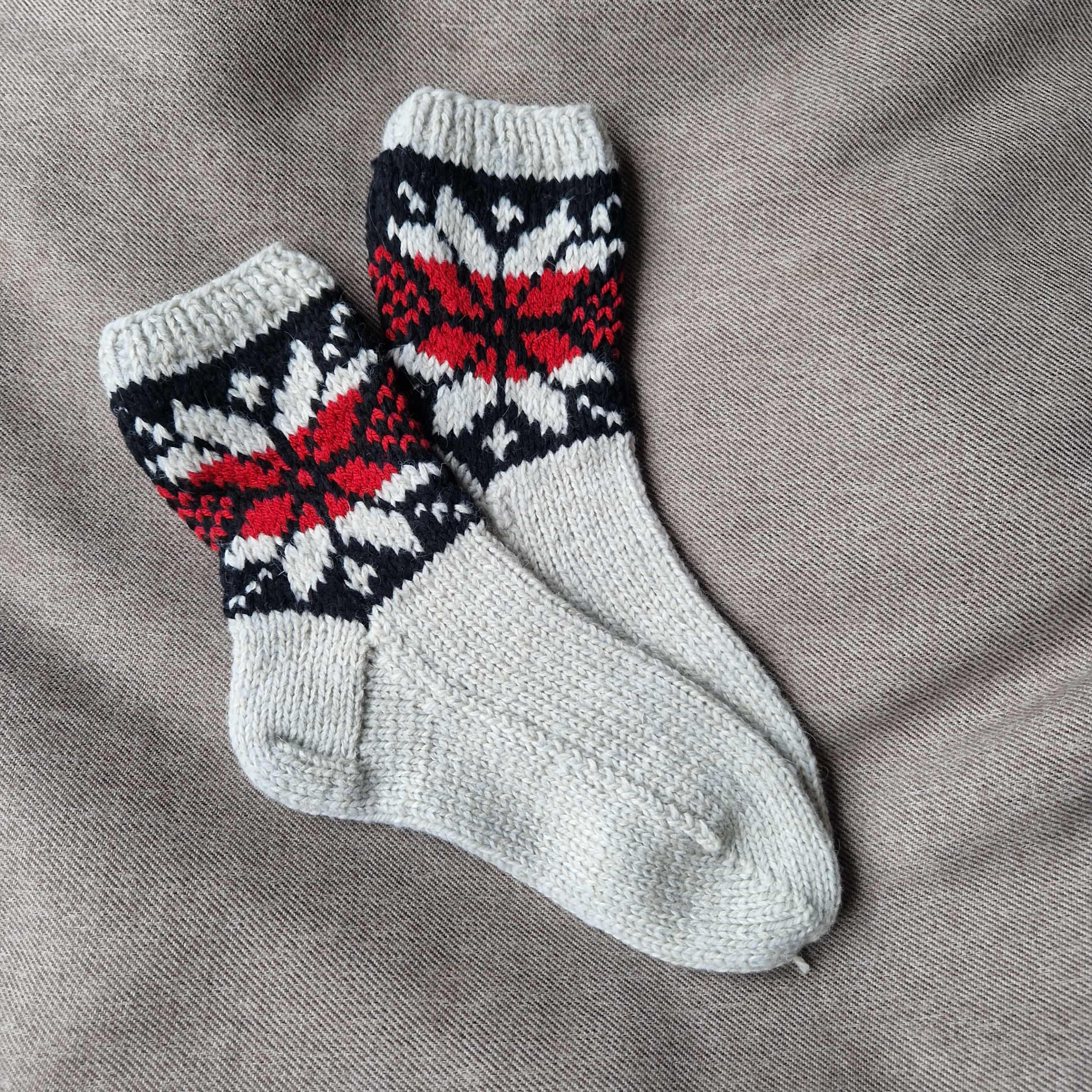 43-45 dydis, megztos kojinės