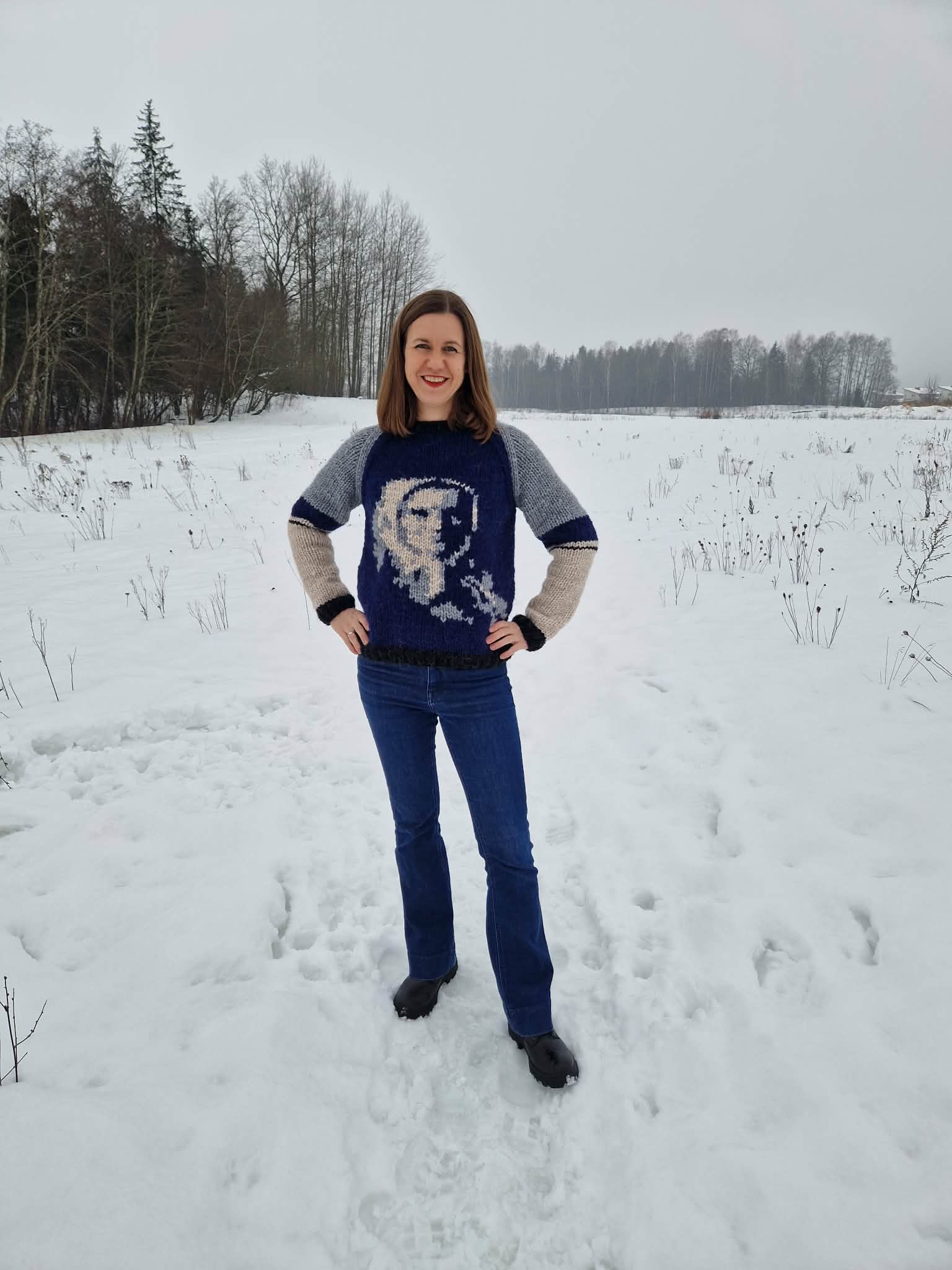 Žemaitė, margas megztinis