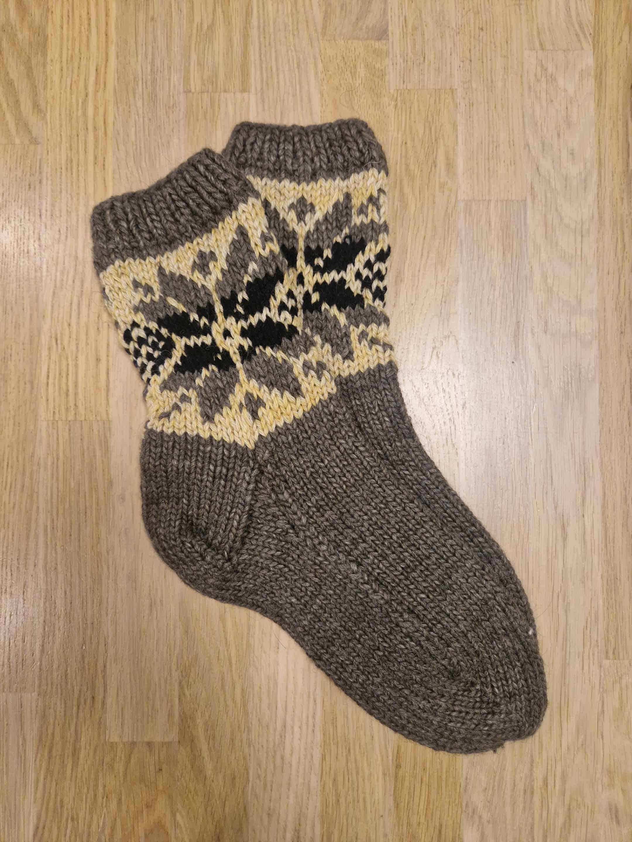 43-45 dydis, megztos kojinės