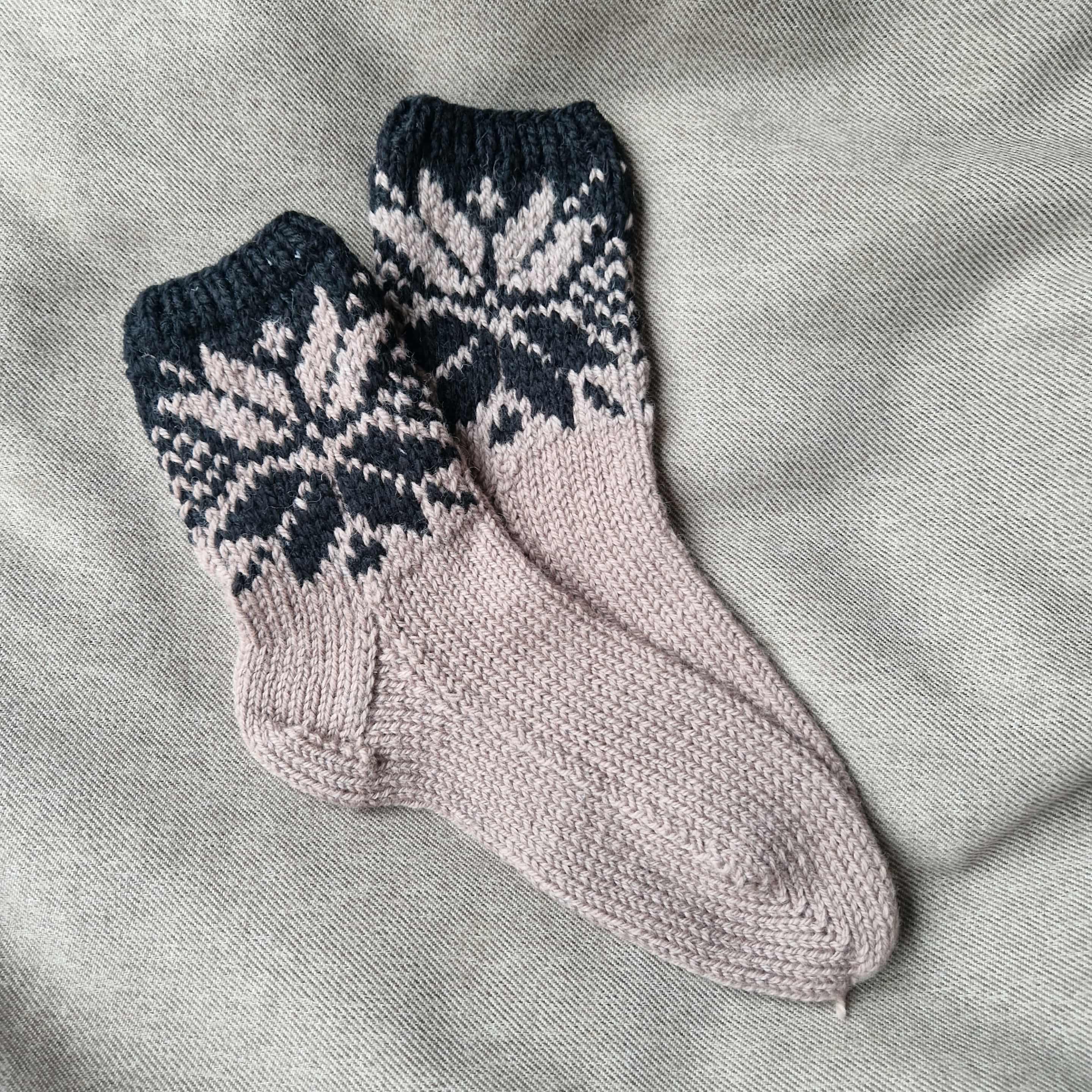 47-48 dydis, megztos kojinės