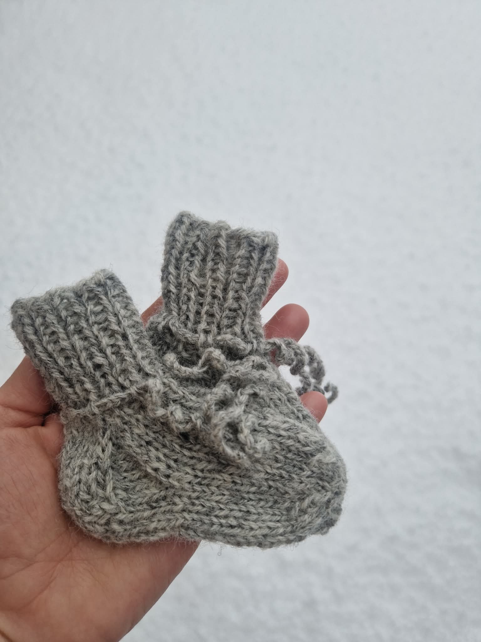 Kojinytės kūdikiui, pilkos