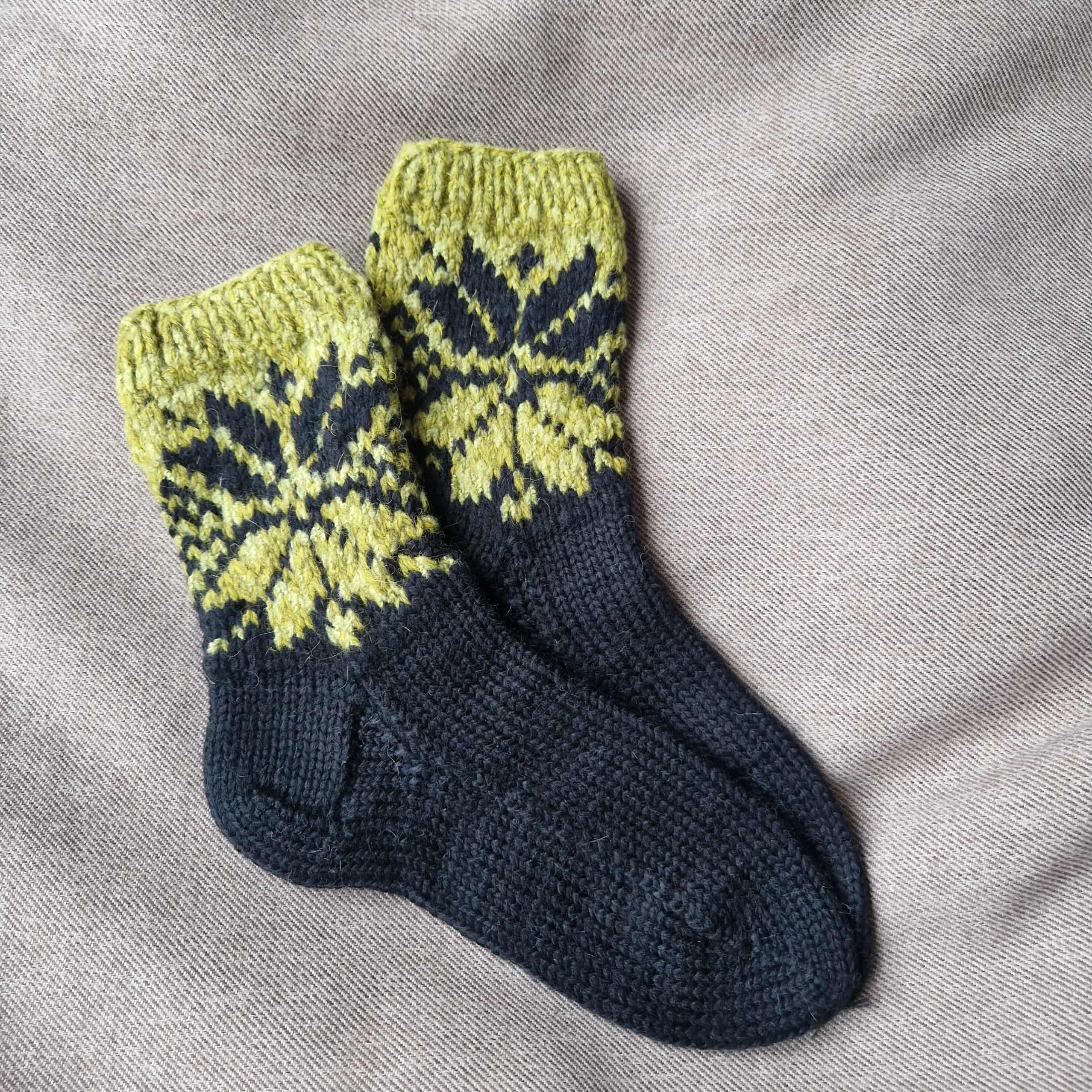 43-45 dydis, megztos kojinės