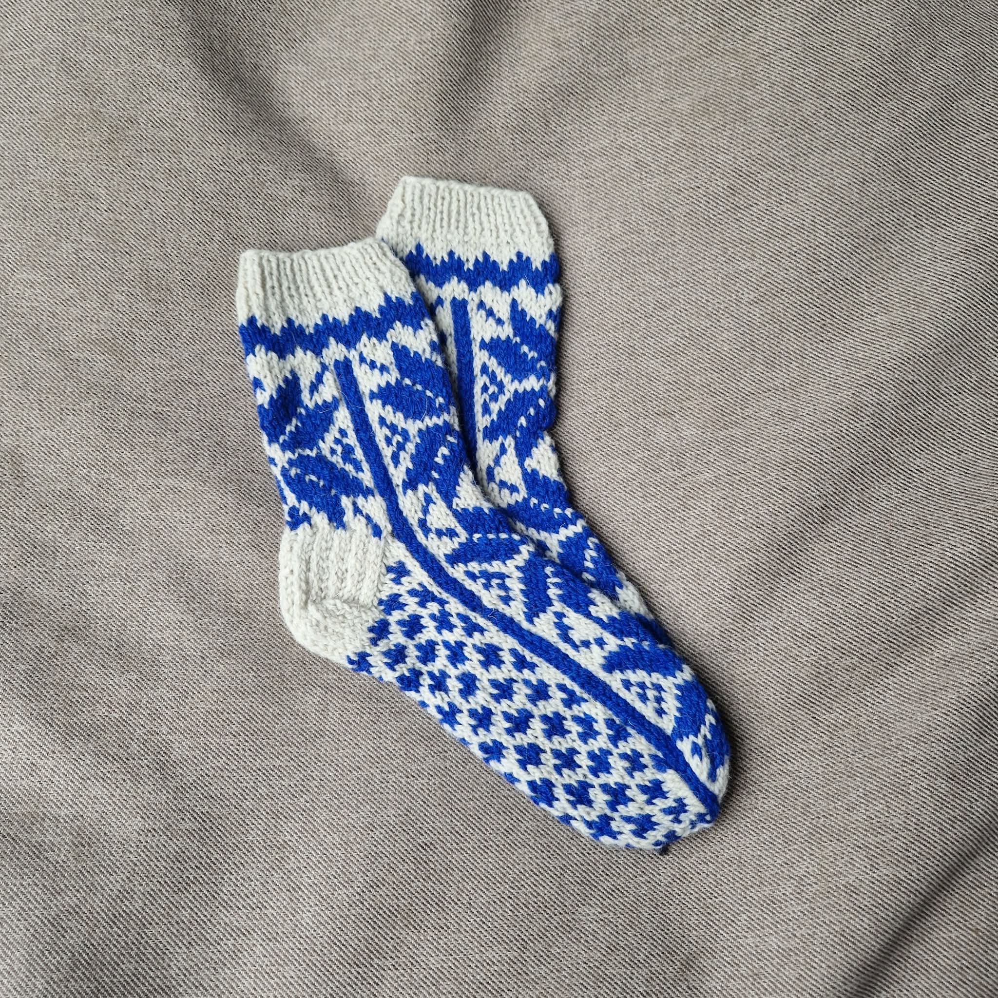 46-47 dydis, megztos kojinės