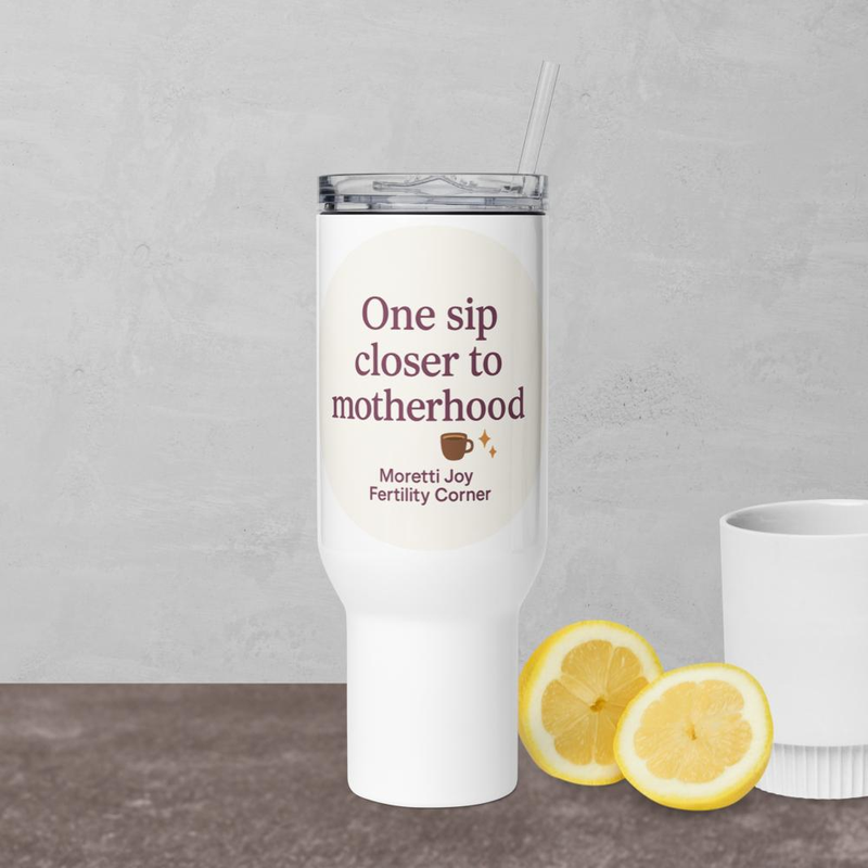 Travel mug with a handle