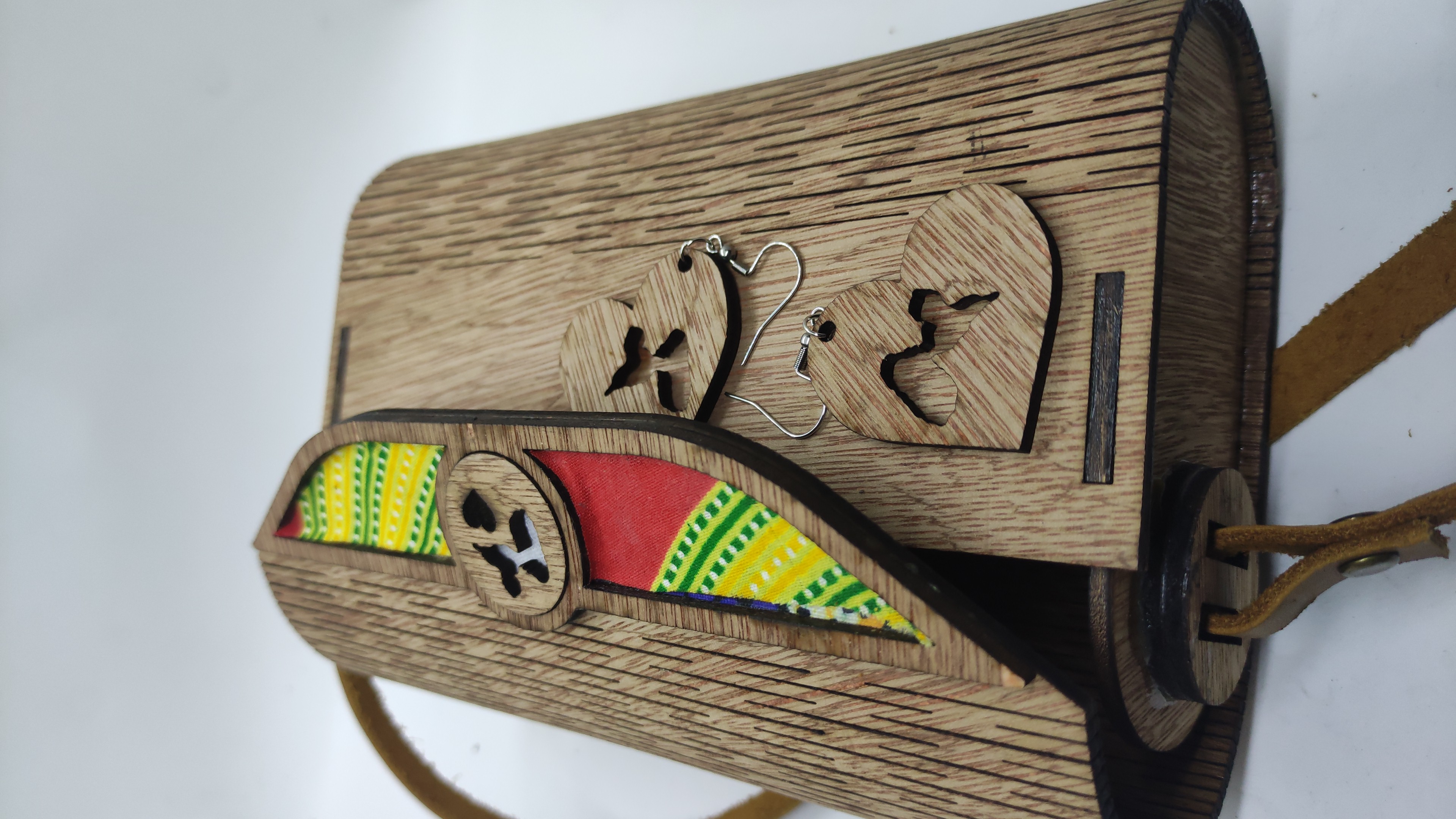 Wooden Bag & Guadeloupe Heart Earrings
