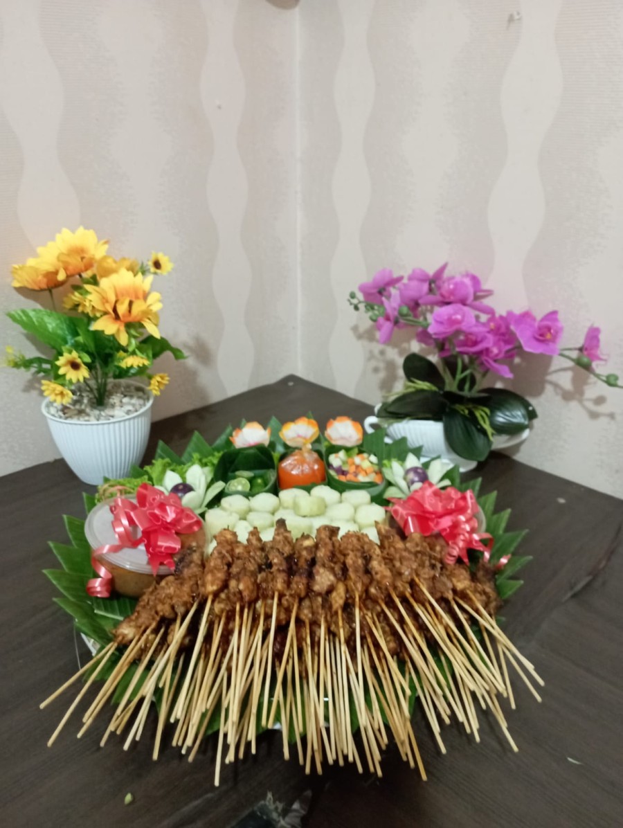 Sate ayam+Lontong full daging sate tampah siap makan 50 tusuk matang