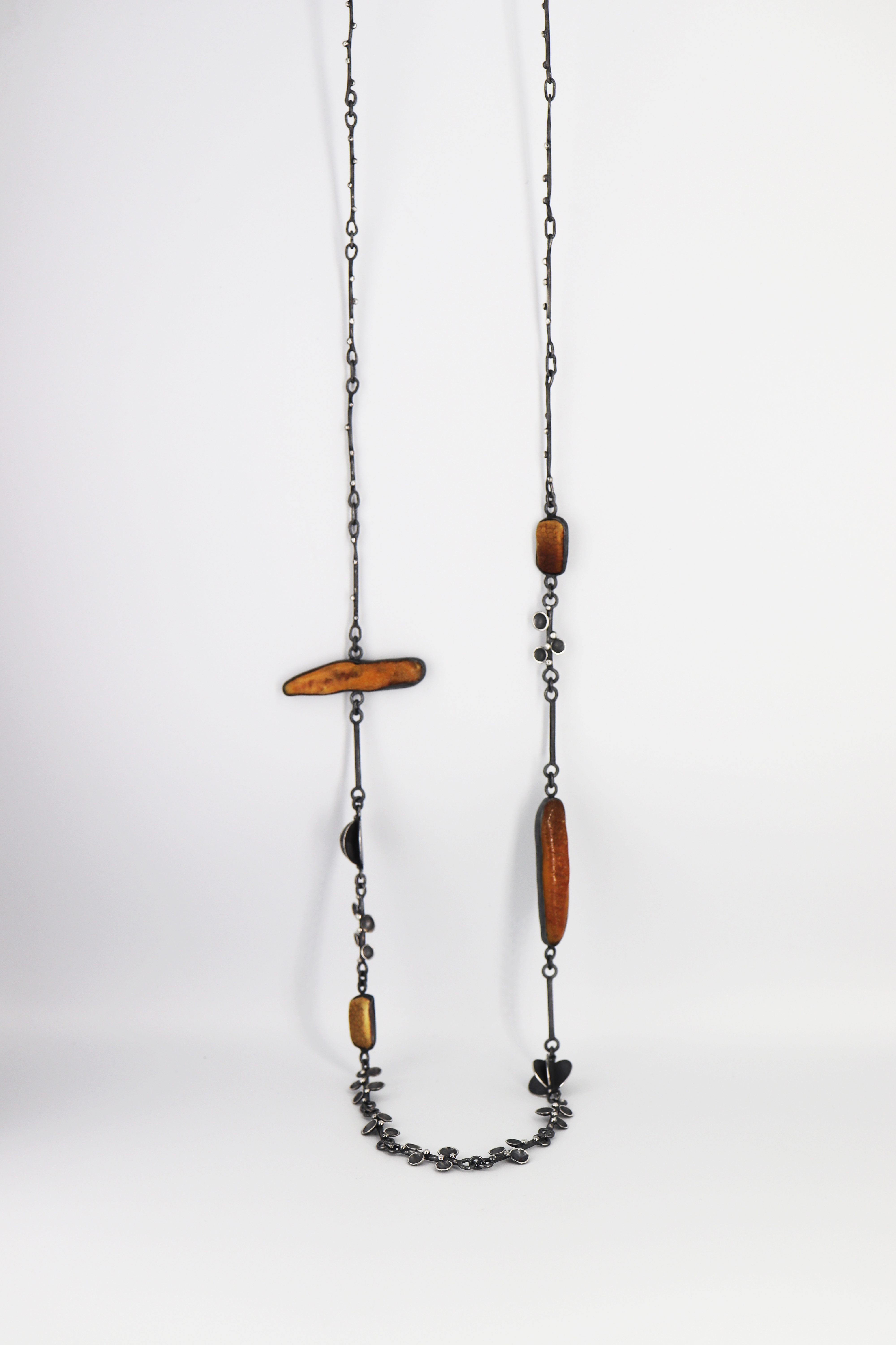 Kaklo papuošalas su gintaru