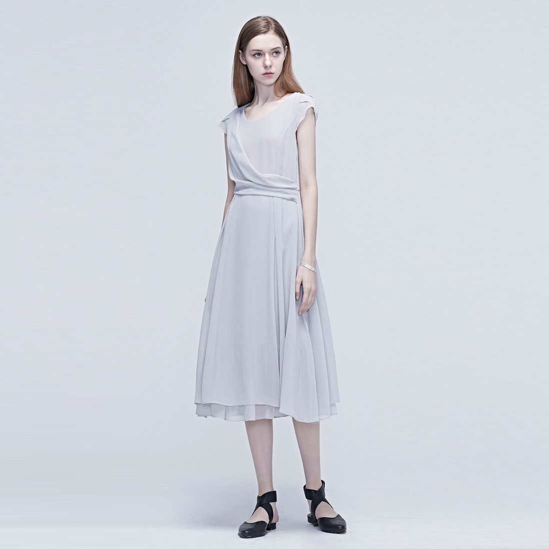 SDEER pilka suknelė