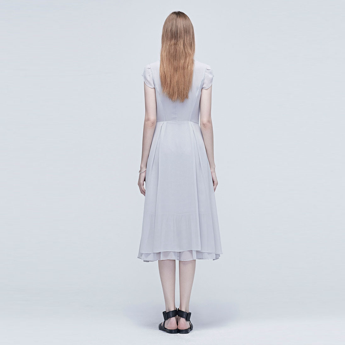 SDEER pilka suknelė