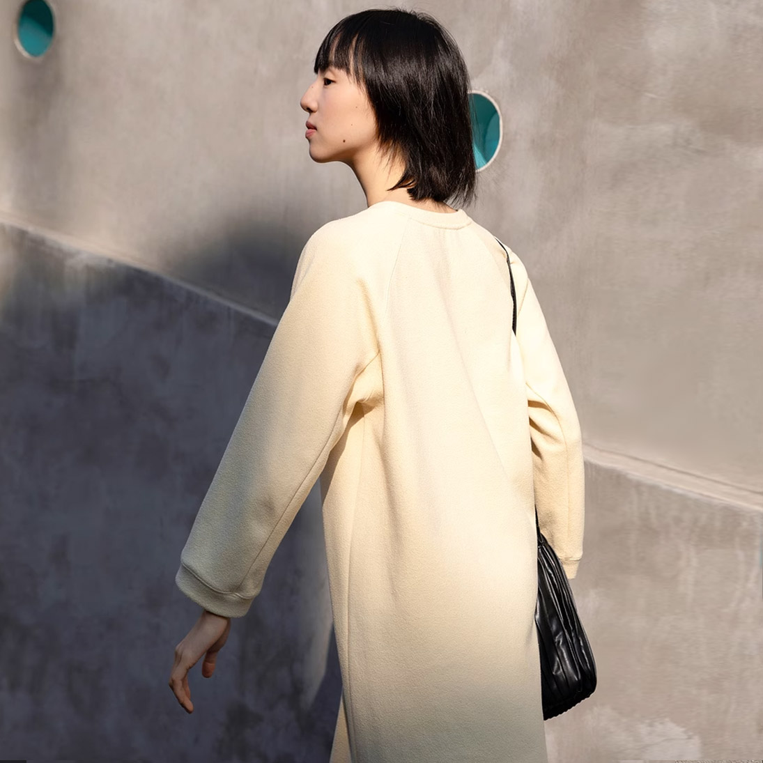 BROADCAST   Tiesi trikotažinė suknelė