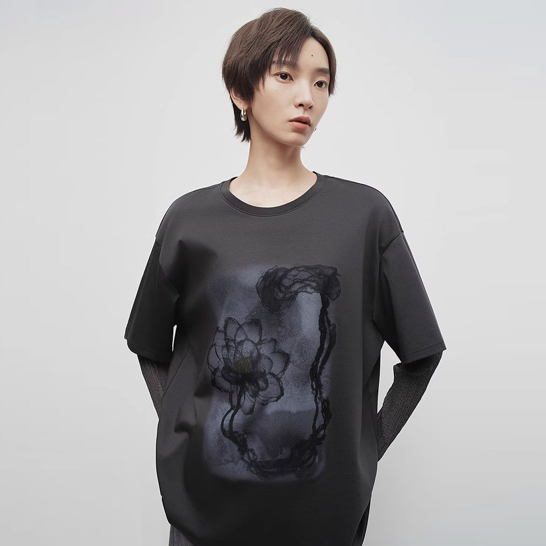 BROADCAST marškinėliai su aplikacija