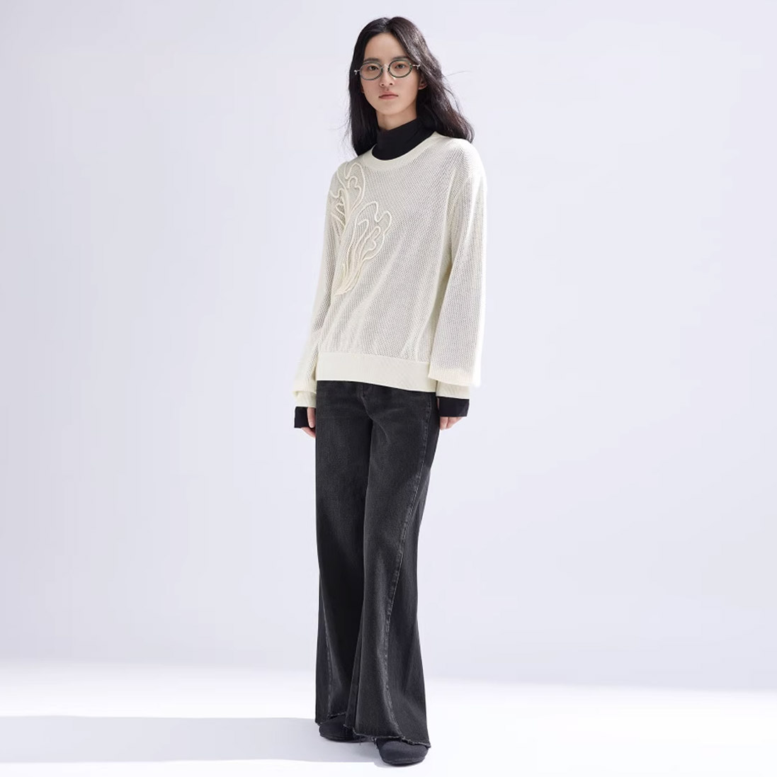 BROADCAST baltas megztinis